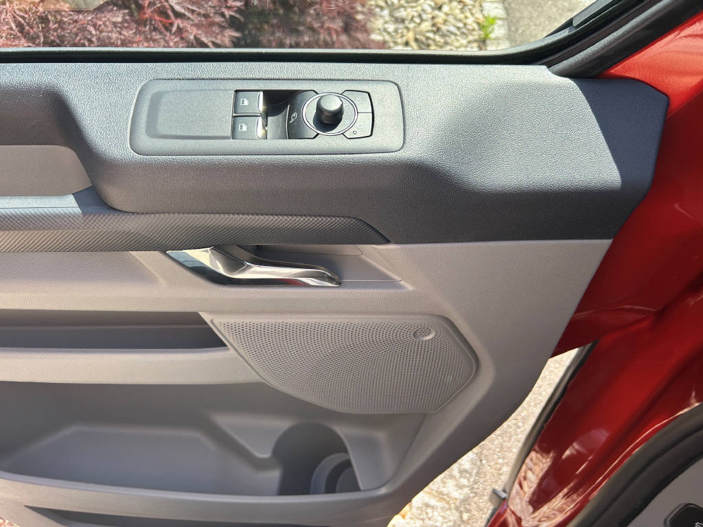 FORD Transit Custom Kombi 340 L1 2.5 Duratec 233 Limited PHEV-image-15