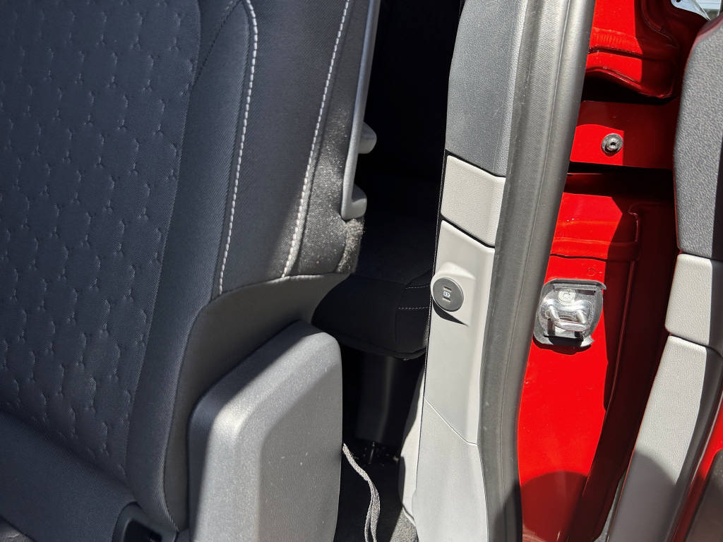 FORD Transit Custom Kombi 340 L1 2.5 Duratec 233 Limited PHEV-image-19