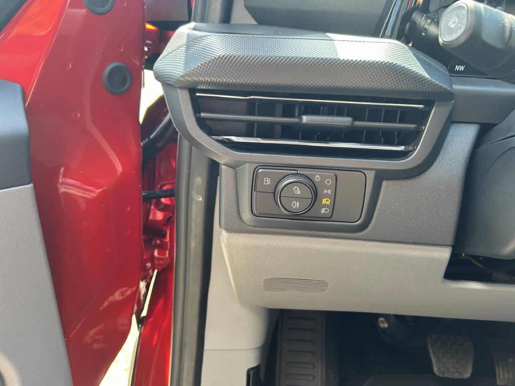FORD Transit Custom Kombi 340 L1 2.5 Duratec 233 Limited PHEV-image-16