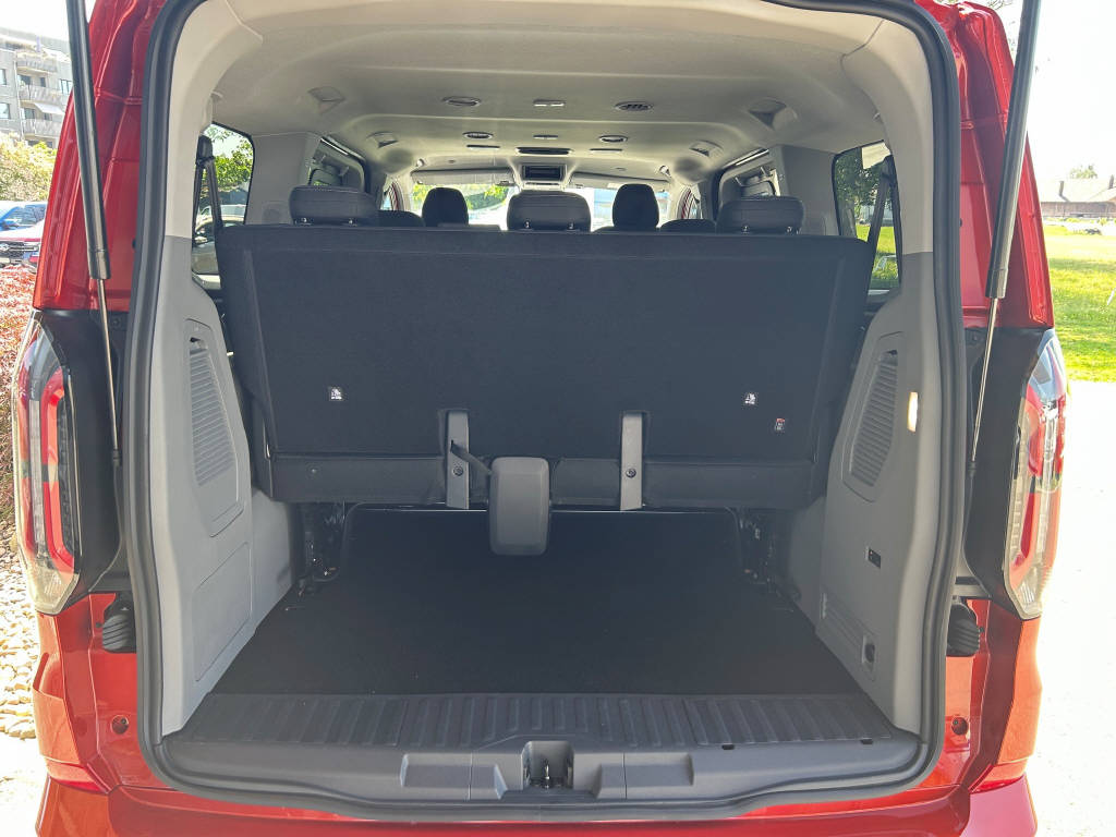 FORD Transit Custom Kombi 340 L1 2.5 Duratec 233 Limited PHEV-image-4