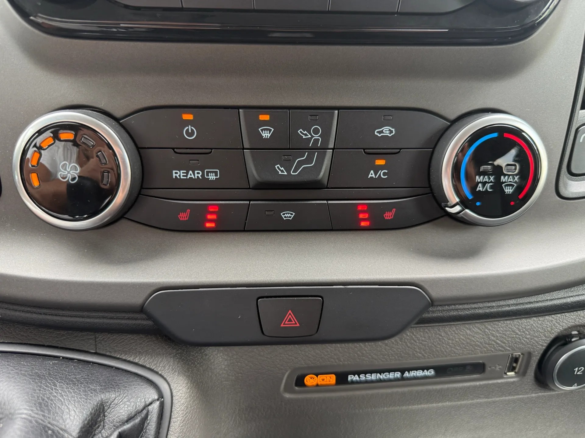 FORD Transit Custom 8 Sitzer 320 L1H1 Trend-image-11