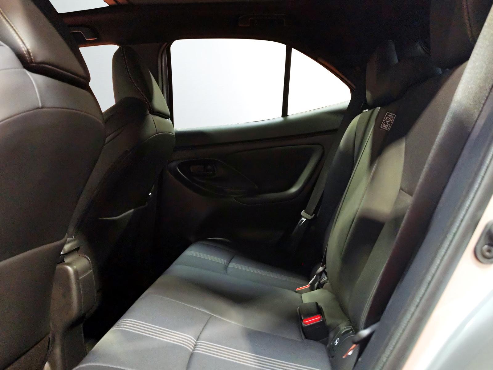 TOYOTA Yaris Cross 1.5 VVT-i HSD Adventure AWD-i-image-15