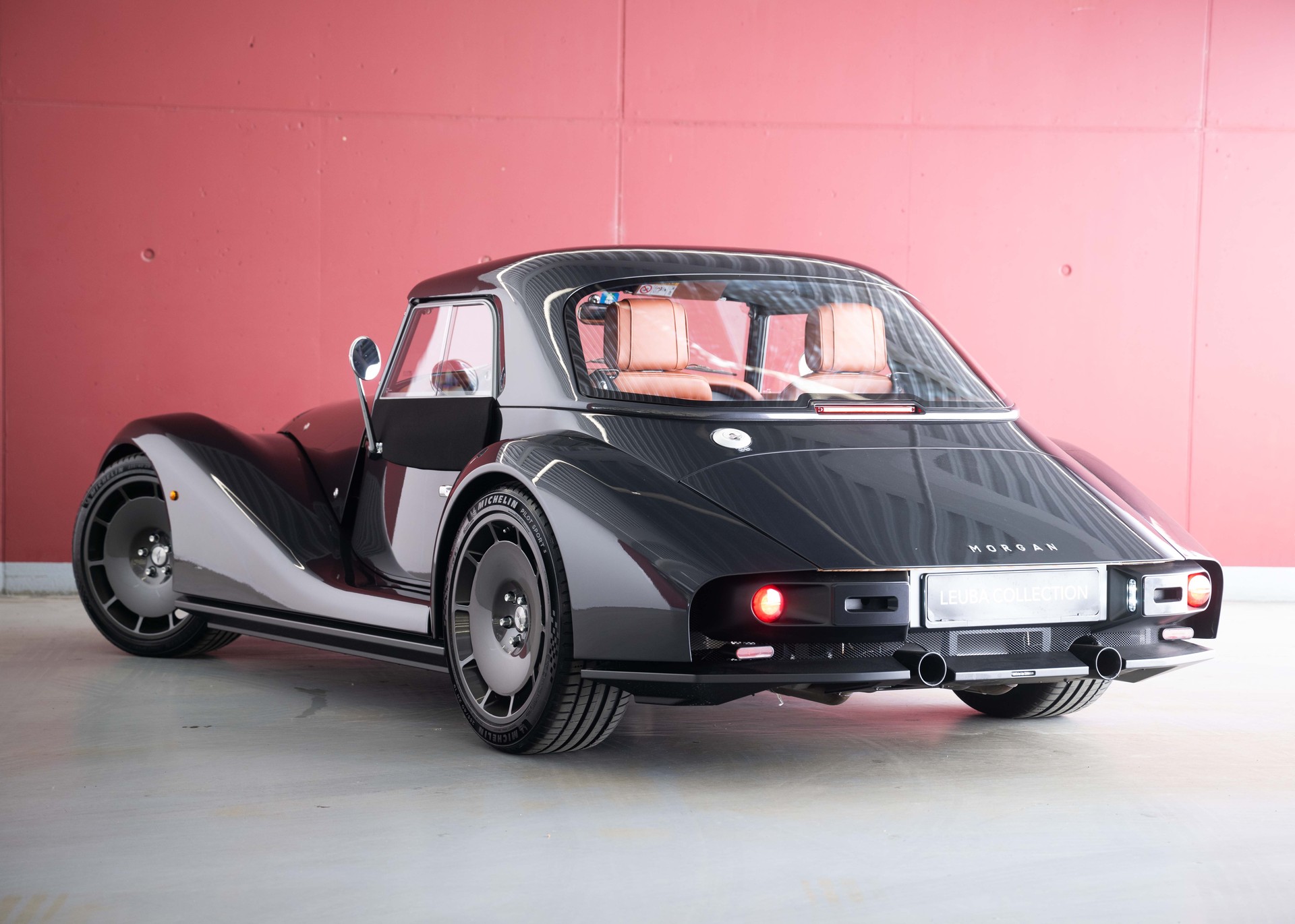 MORGAN Supersport 3.0 Bespoke (Swiss new car, Dark Silver metallic paint, 30-month factory warranty)-showroom-element-1