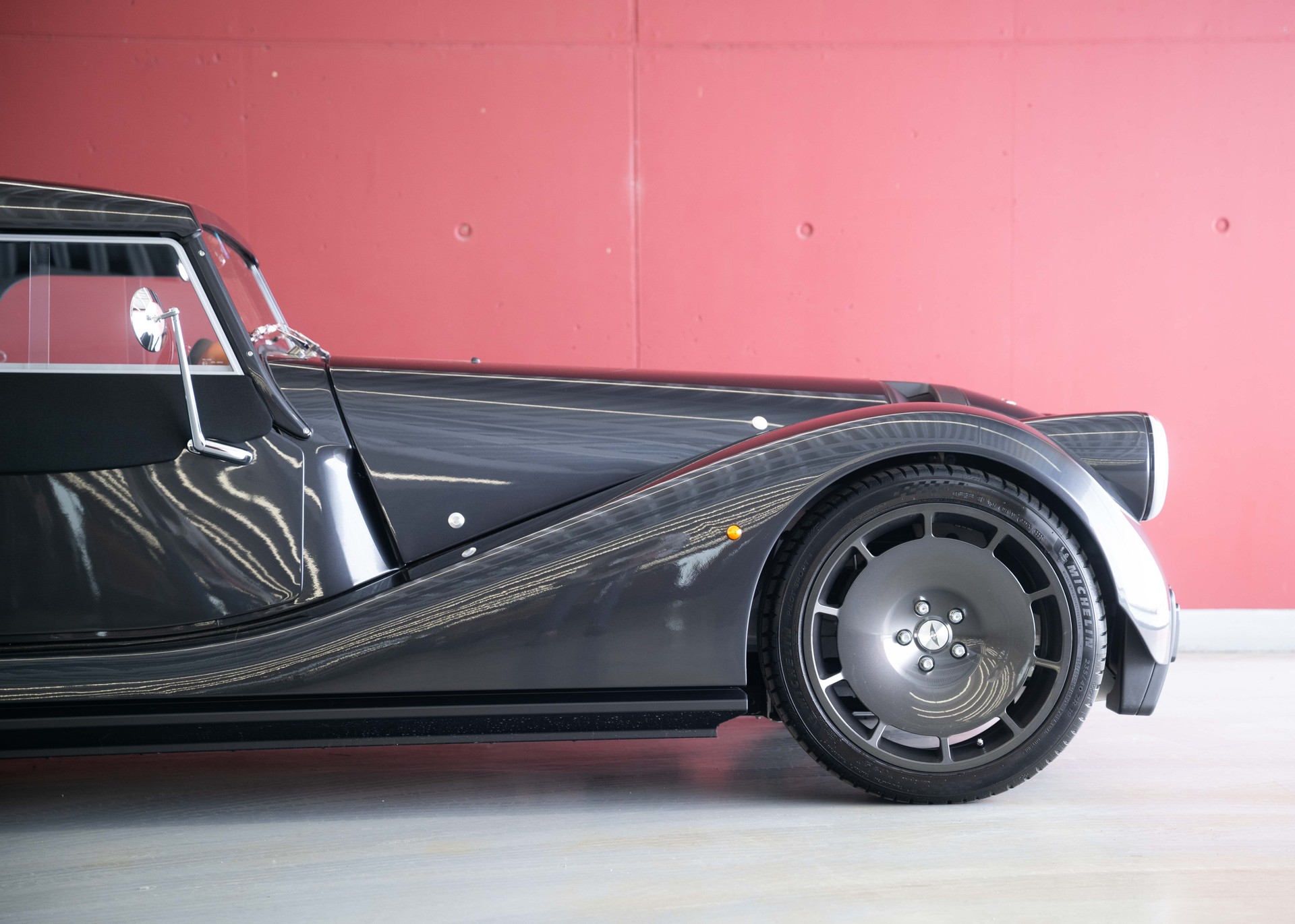 MORGAN Supersport 3.0 Bespoke (Swiss new car, Dark Silver metallic paint, 30-month factory warranty)-image-8