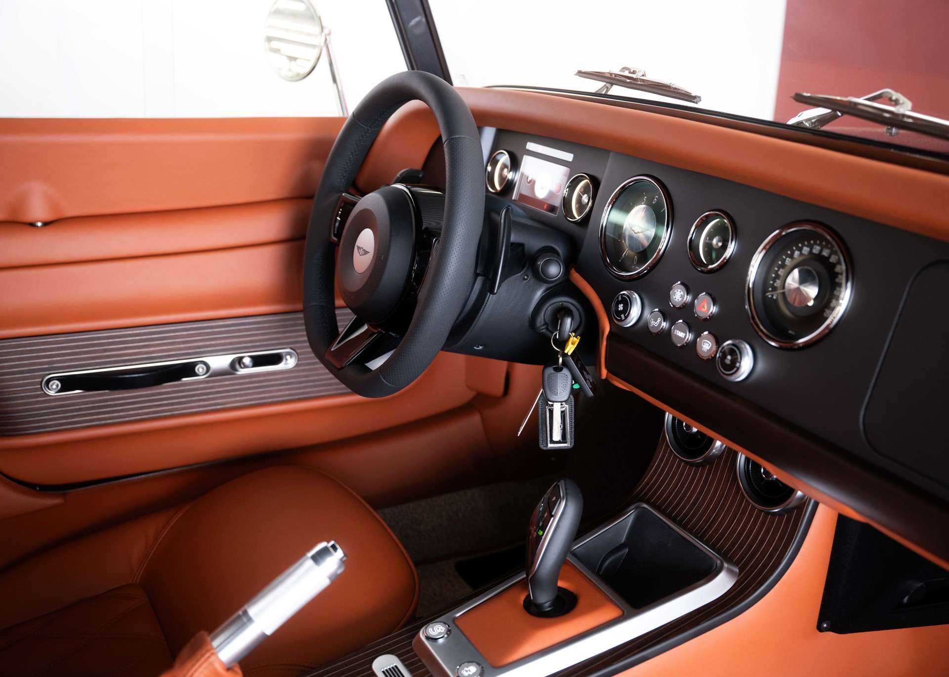MORGAN Supersport 3.0 Bespoke (Swiss new car, Dark Silver metallic paint, 30-month factory warranty)-image-17