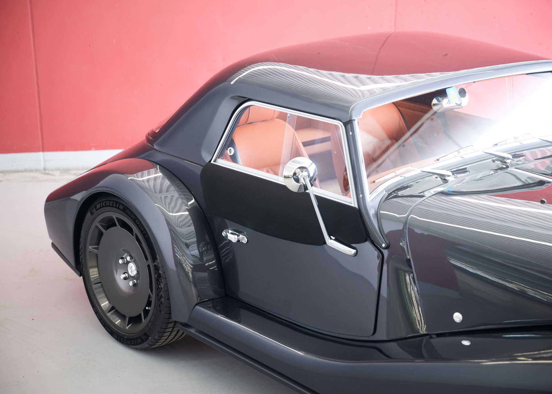 MORGAN Supersport 3.0 Bespoke (Swiss new car, Dark Silver metallic paint, 30-month factory warranty)-image-10