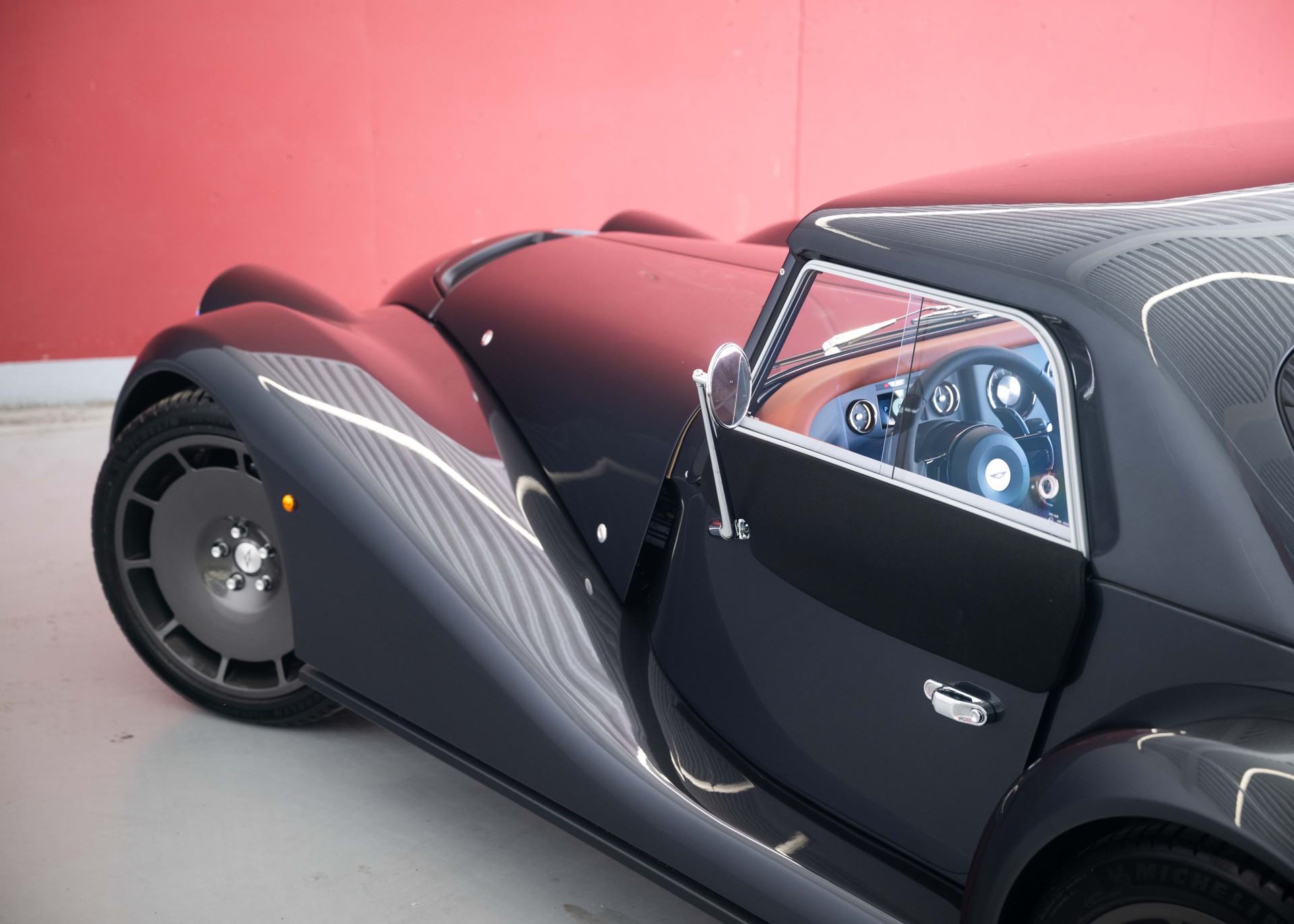 MORGAN Supersport 3.0 Bespoke (Swiss new car, Dark Silver metallic paint, 30-month factory warranty)-image-9