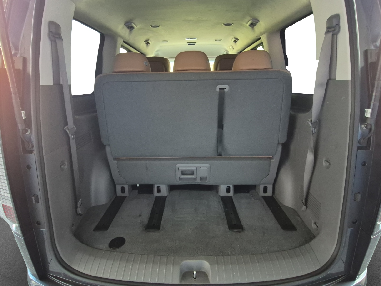 HYUNDAI Staria Premium 2.2 CRDi Vertex 4WD A-image-17