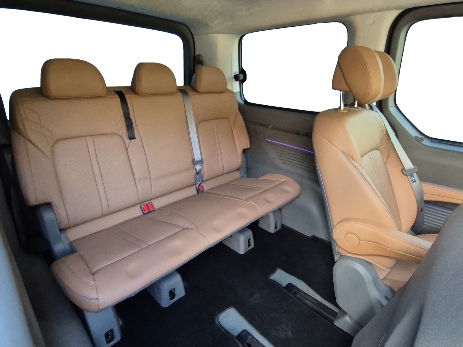 HYUNDAI Staria Premium 2.2 CRDi Vertex 4WD A-image-16