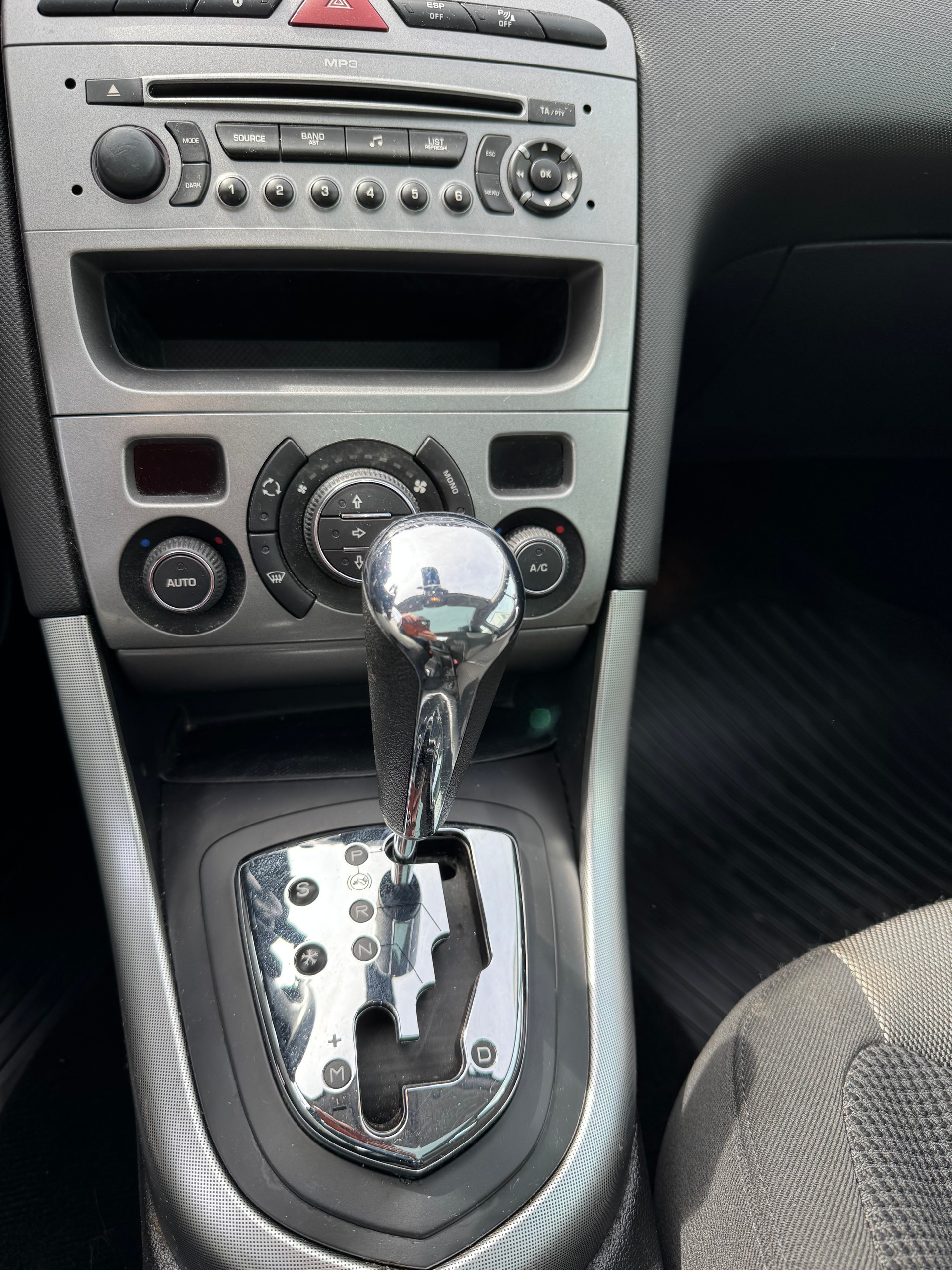 PEUGEOT 308 1.6 16V T Sport Pack Automatic-image-11