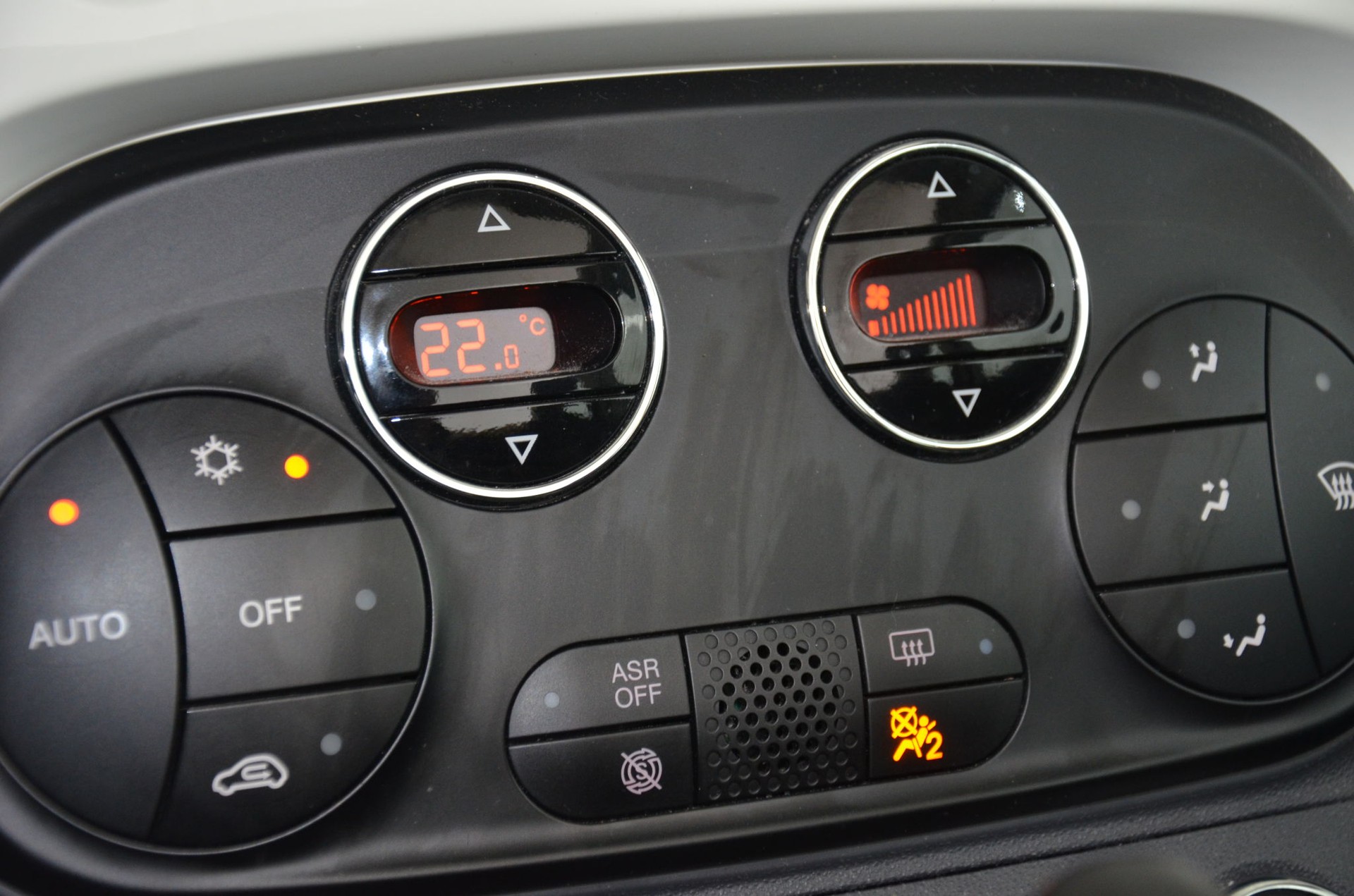 FIAT 500C 0.9 Twinair Lounge Dualogic-image-19