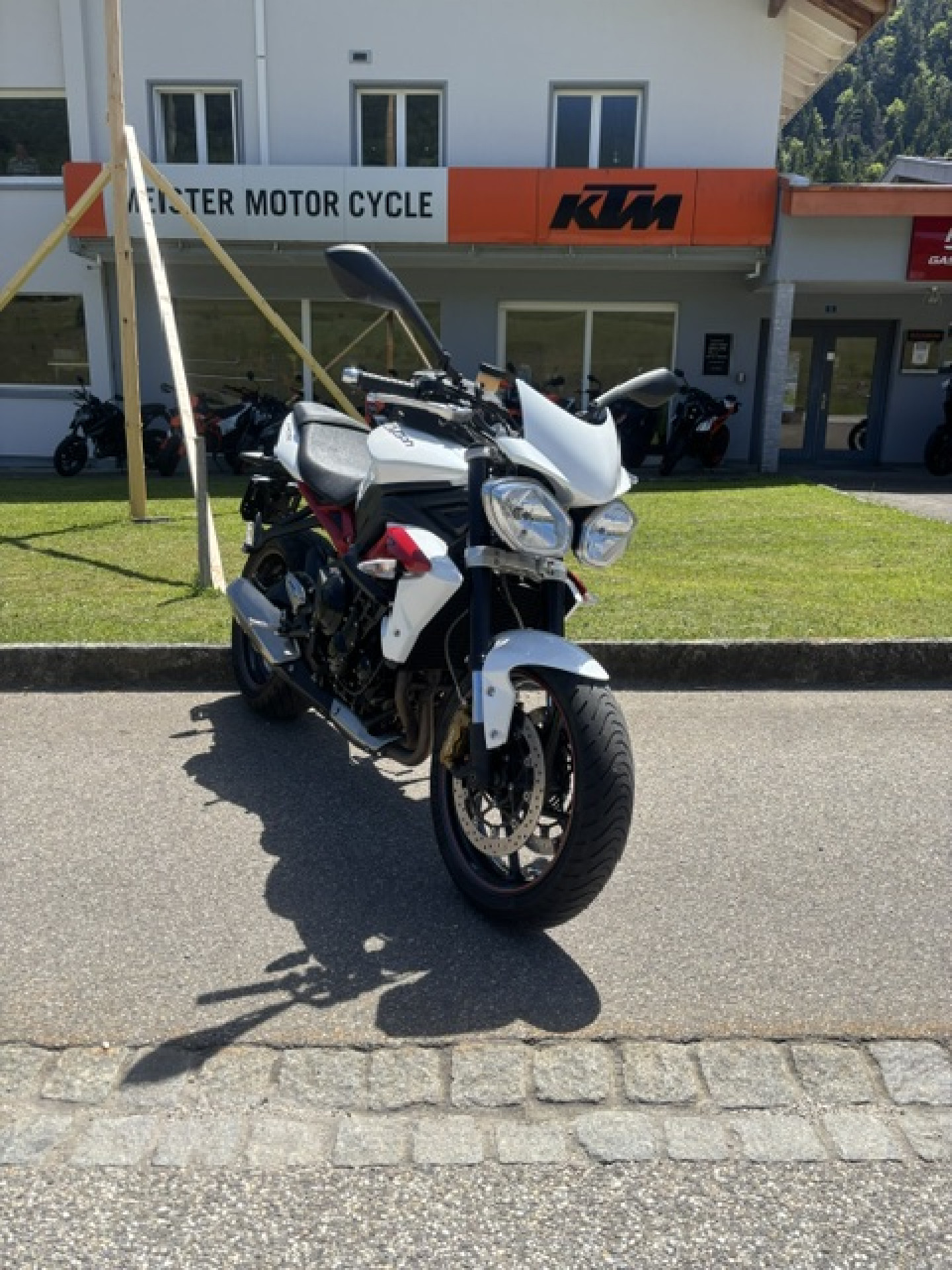 TRIUMPH Street Triple 675-image-2