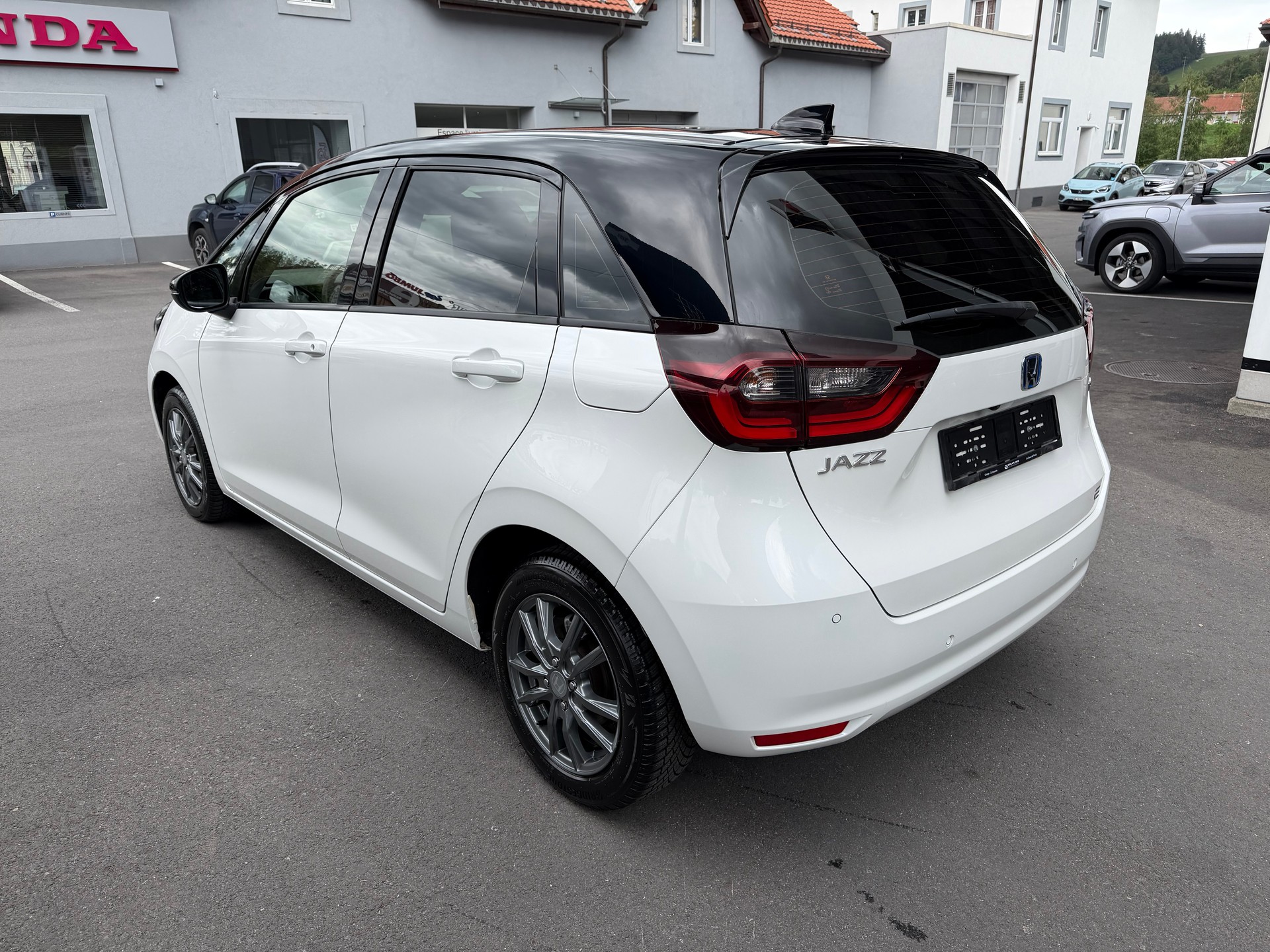 HONDA Jazz 1.5i-MMD Elegance E-CVT-image-6