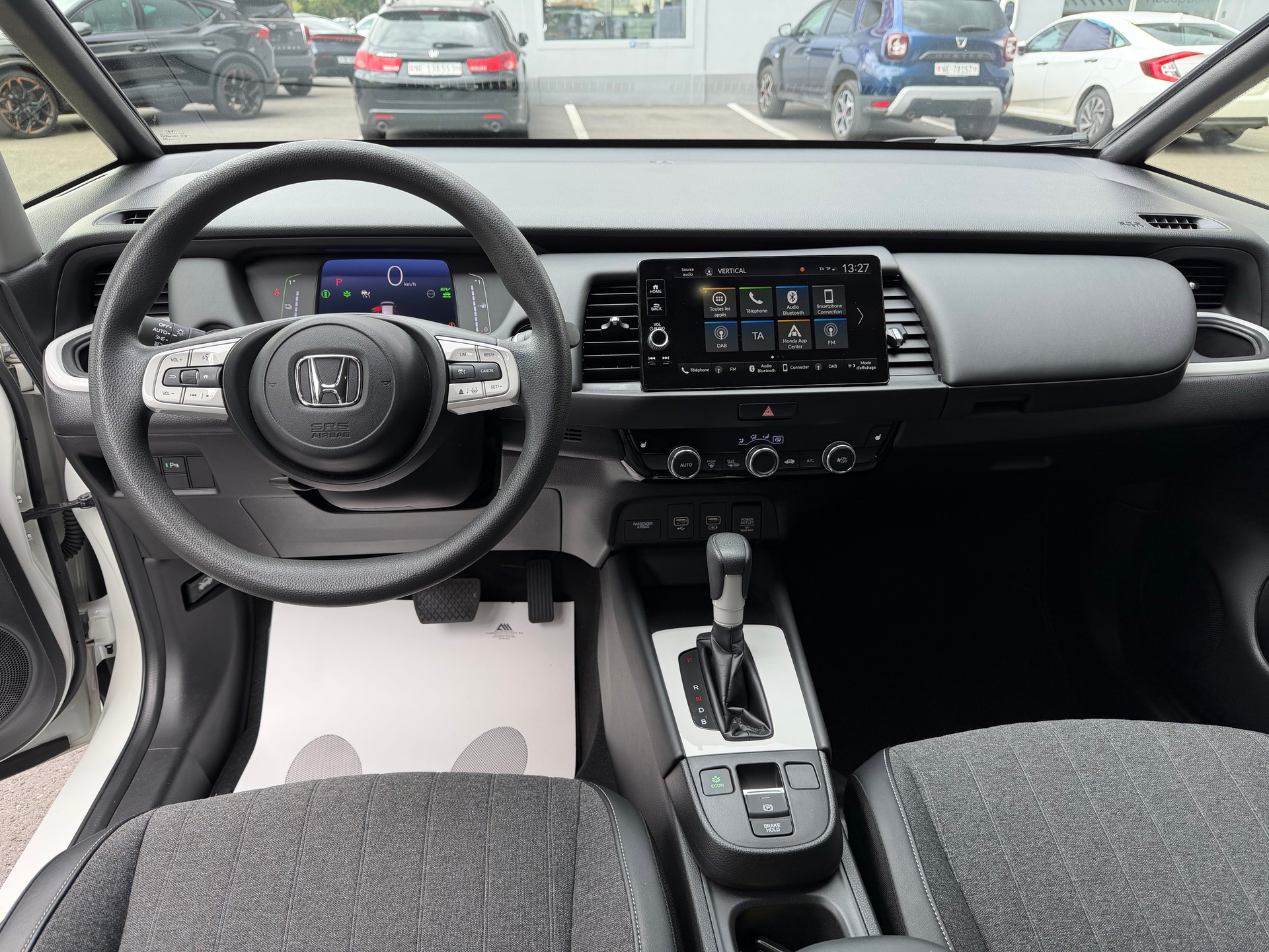 HONDA Jazz 1.5i-MMD Elegance E-CVT-image-1