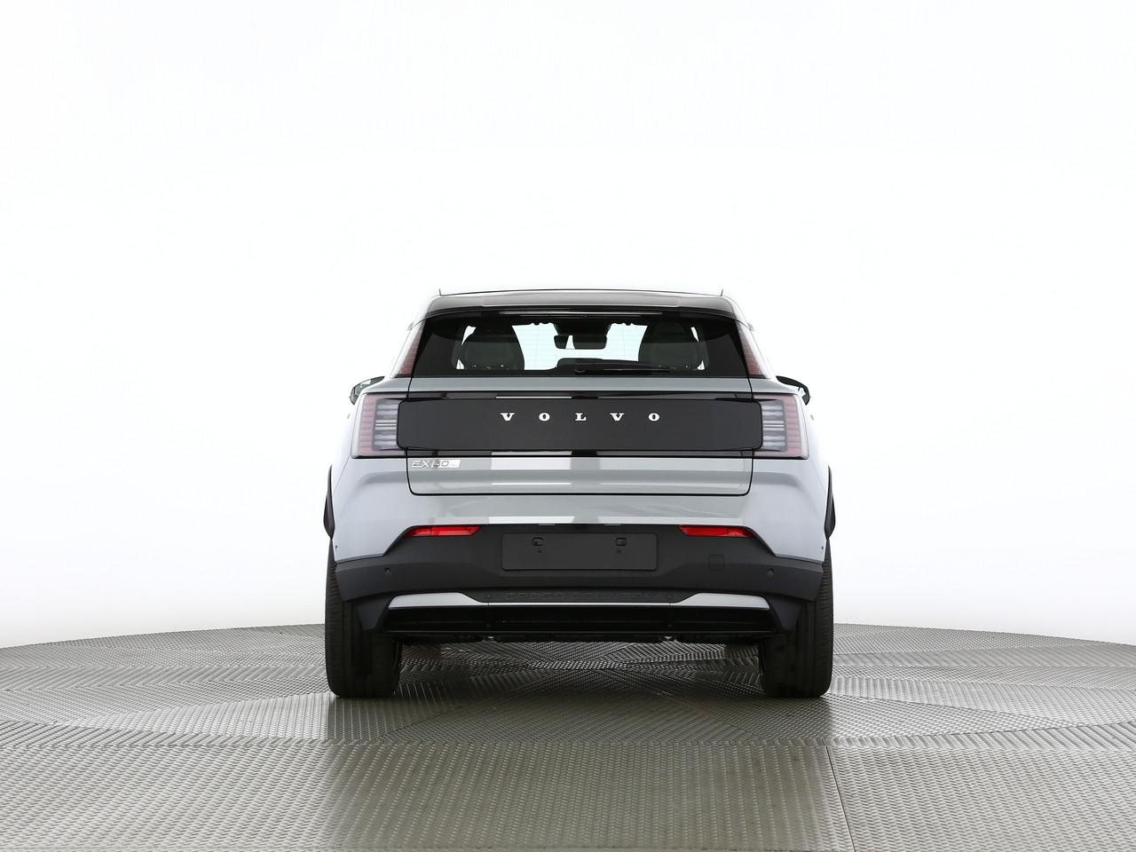 VOLVO EX30 CC P8 Ultra AWD-showroom-element-3