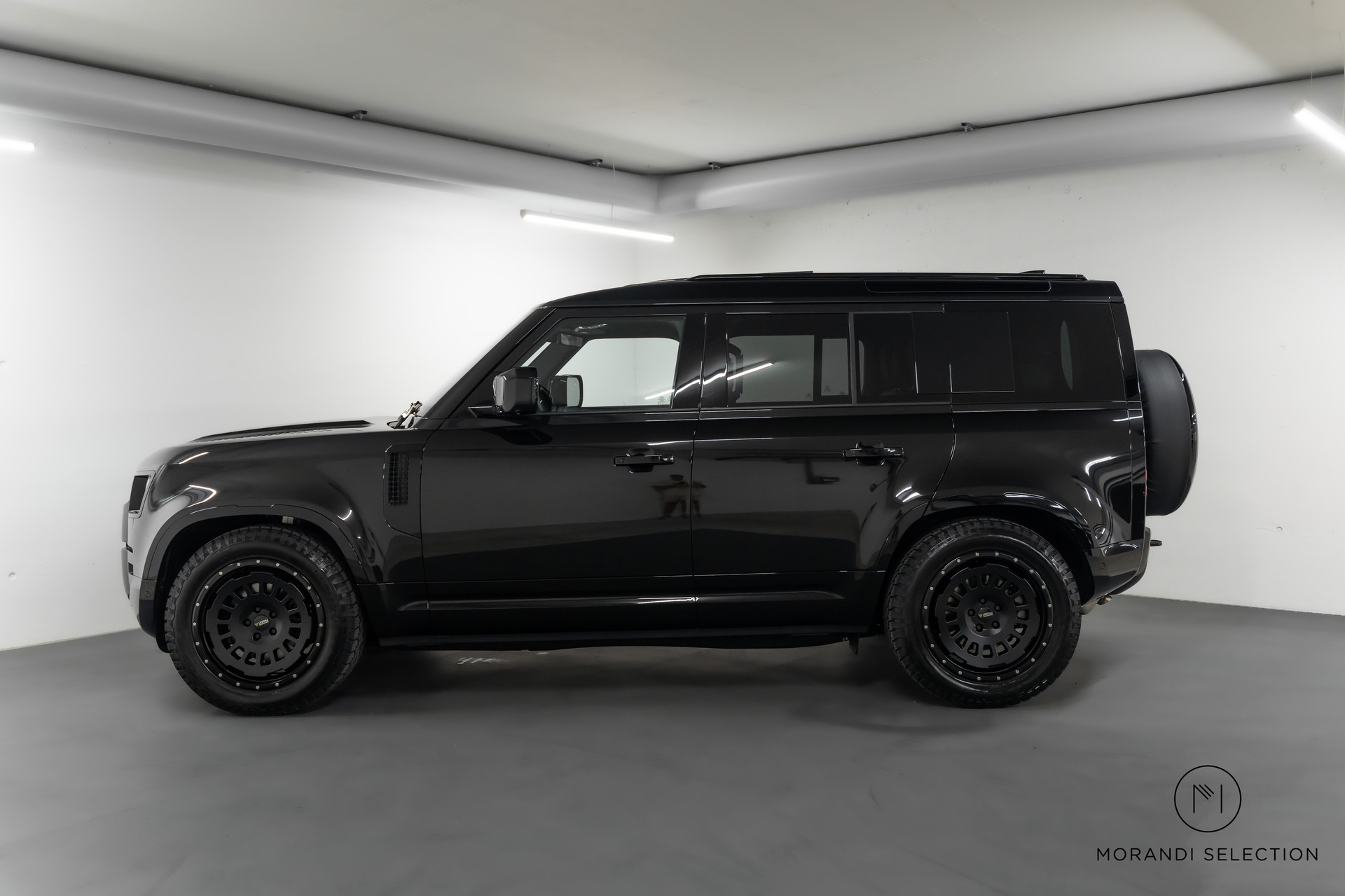 LAND ROVER Defender 110 3.0 D I6 250 X-Dynamic SE
