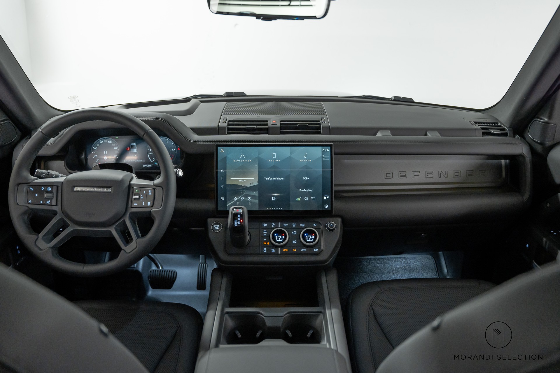 LAND ROVER Defender 110 3.0 D I6 250 X-Dynamic SE-image-17