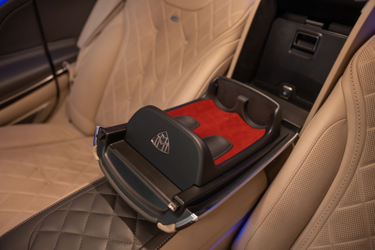 MERCEDES-BENZ S 560 Maybach 4Matic 9G-Tronic-image-13