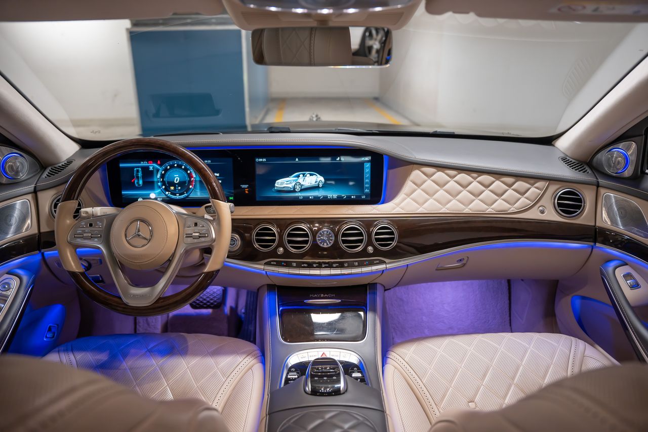 MERCEDES-BENZ S 560 Maybach 4Matic 9G-Tronic-image-8