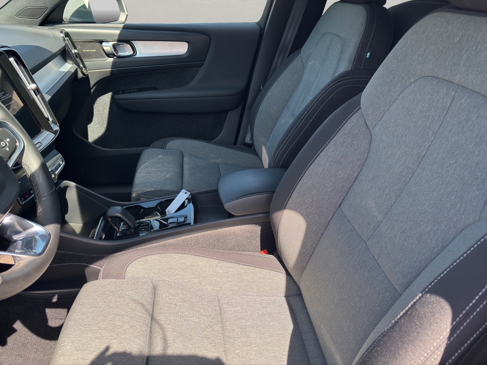 VOLVO XC40 1.5 T5 PiH Plus Bright-image-9