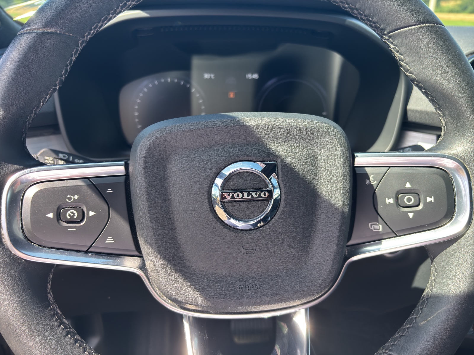 VOLVO XC40 1.5 T5 PiH Plus Bright-image-10