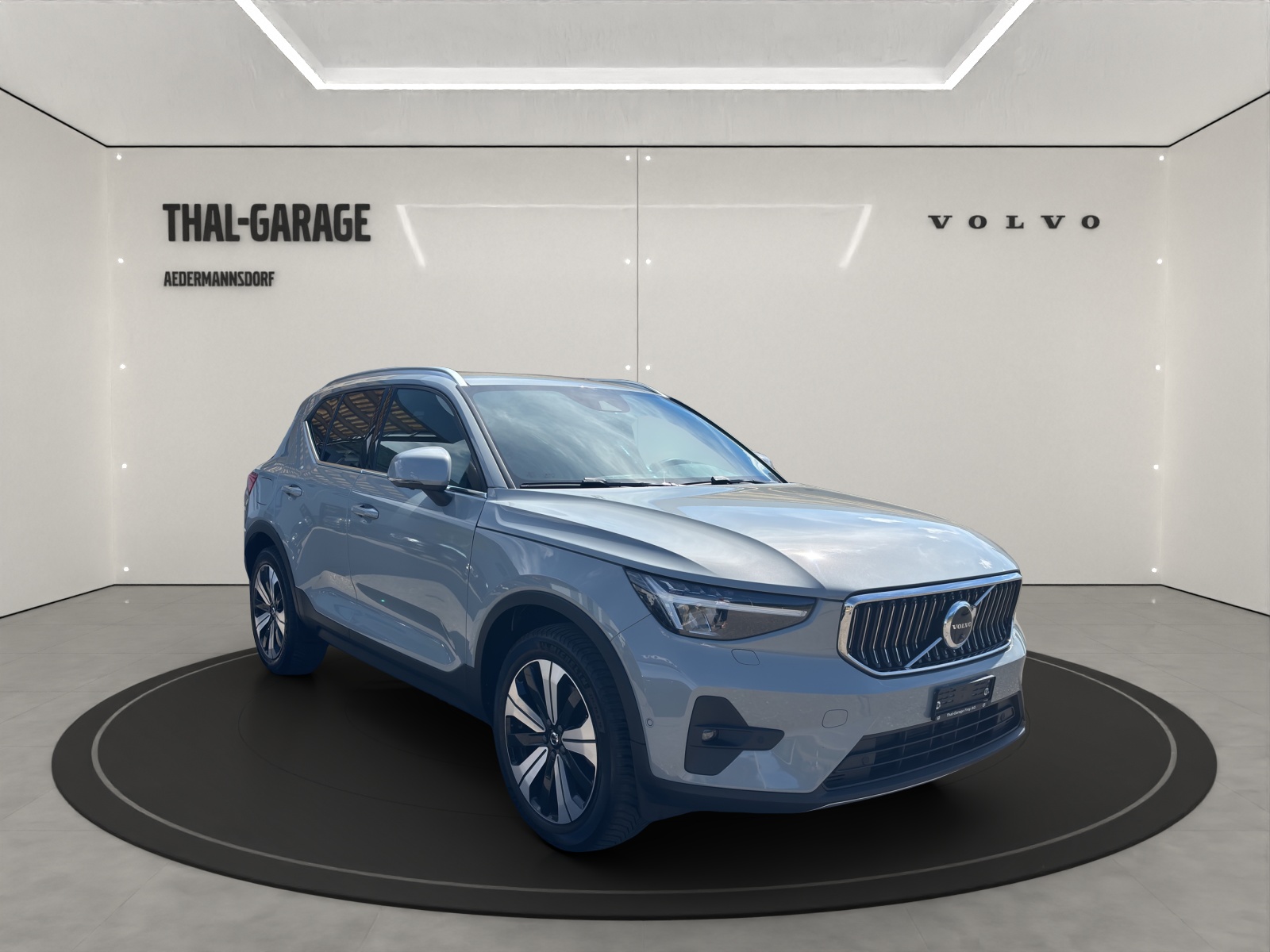 VOLVO XC40 1.5 T5 PiH Plus Bright-image-5