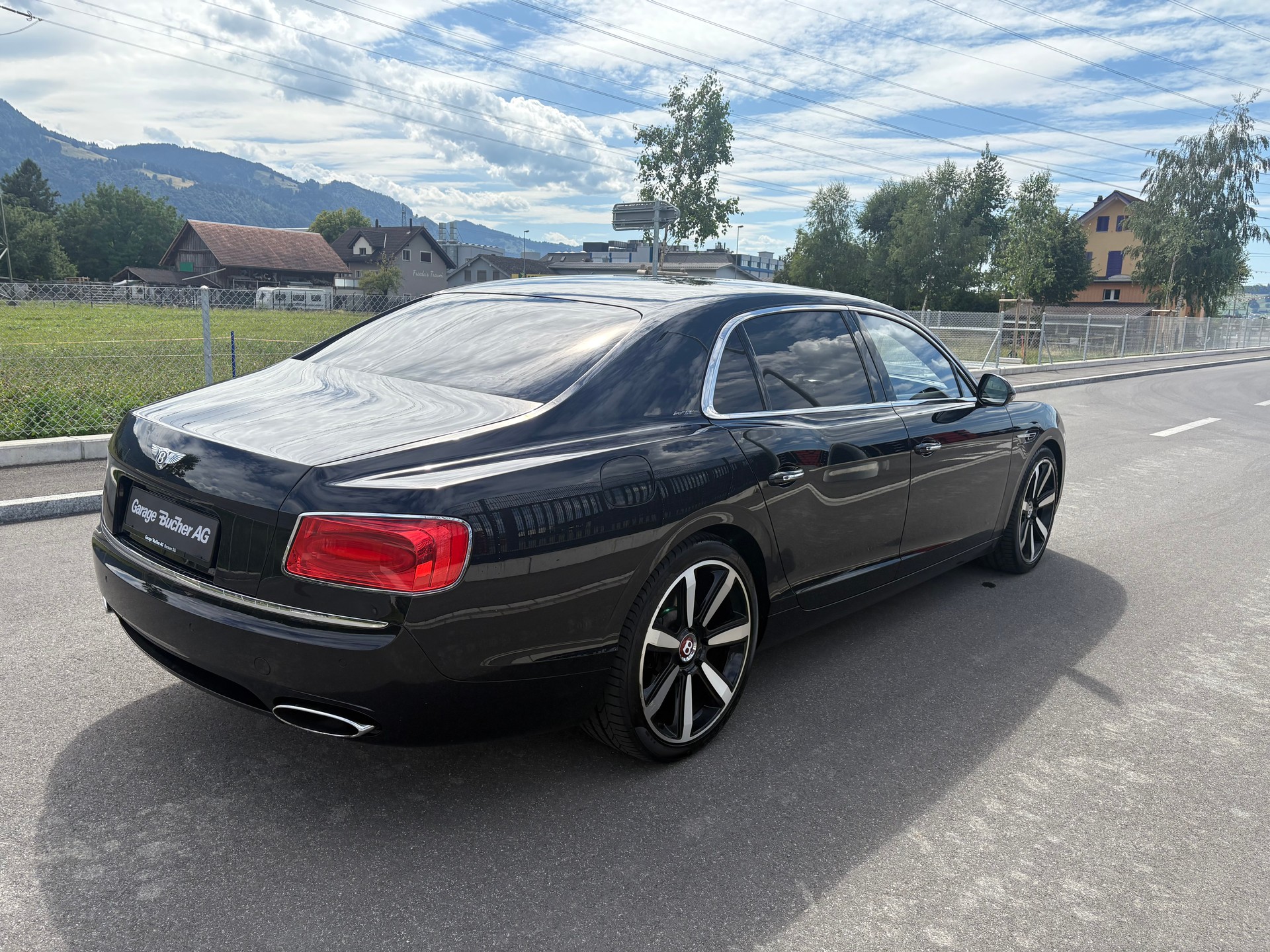 BENTLEY Flying Spur 6.0-showroom-element-2
