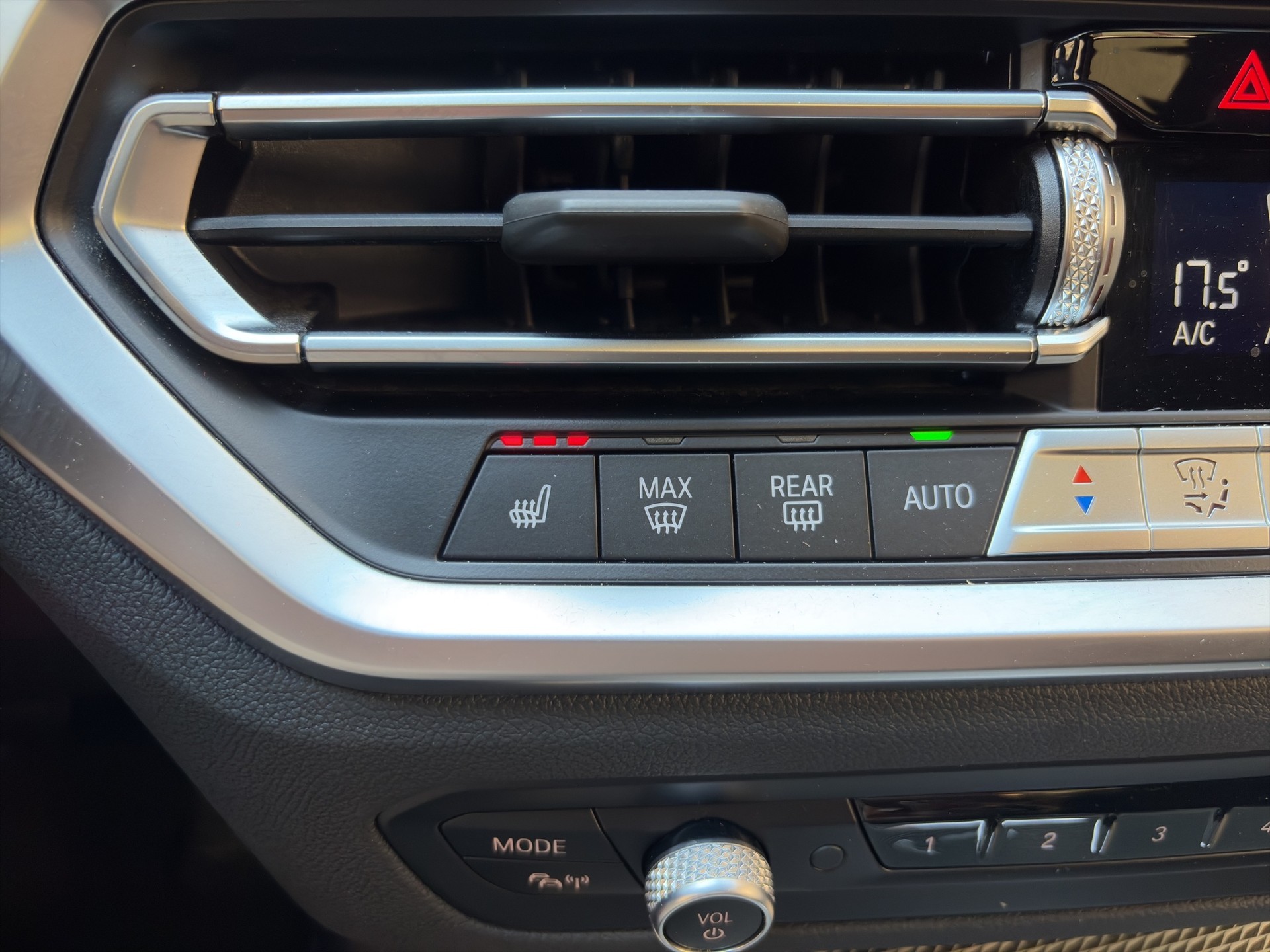 BMW 330d xDrive 48V Touring M Sport Steptronic-image-25