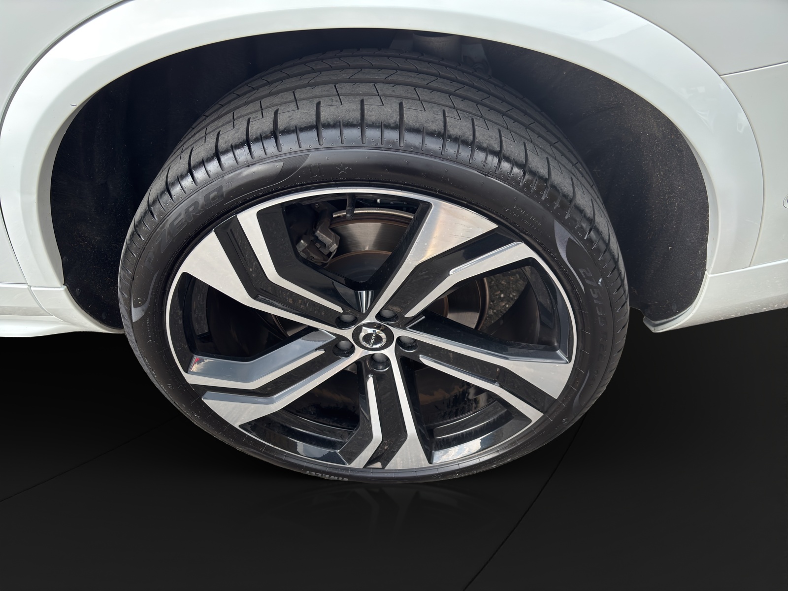 VOLVO XC90 2.0 T8 TE Ultimate Dark 7P. eAWD-showroom-element-1