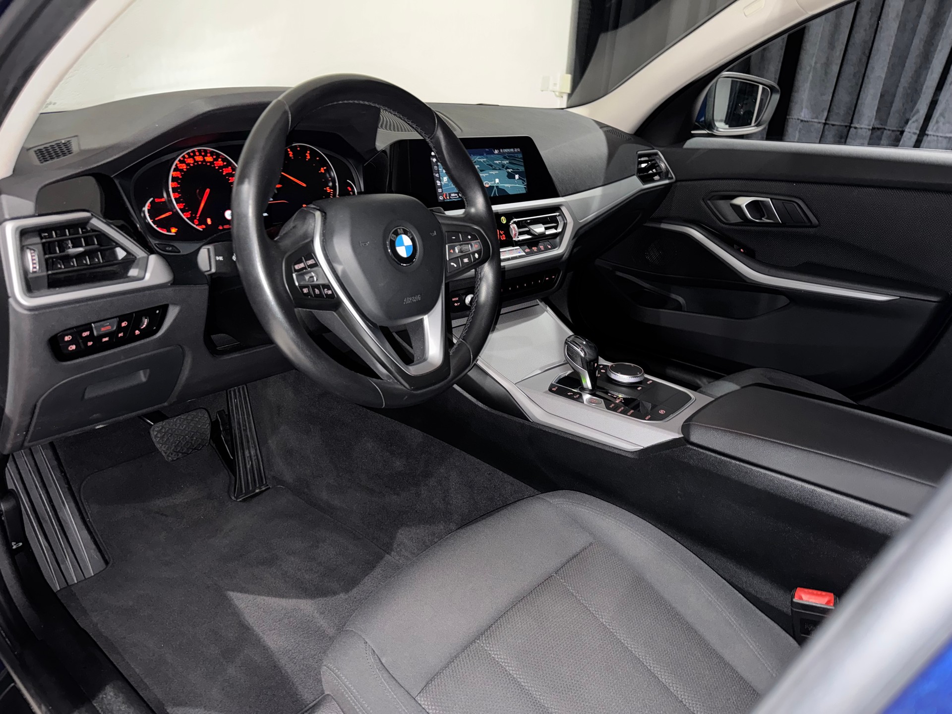 BMW 320d xDrive Touring Steptronic | 1.Hand | CH |-image-10