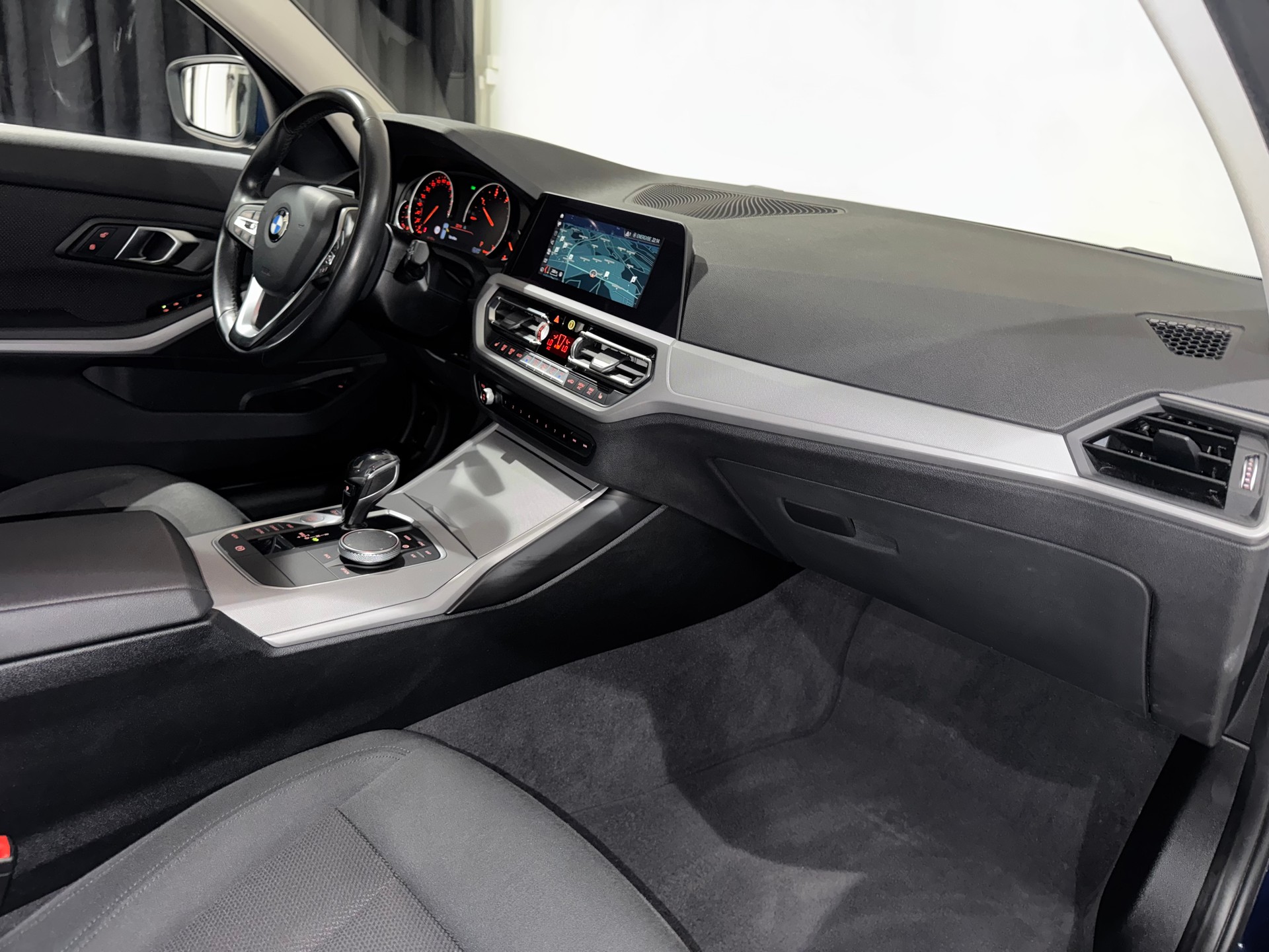 BMW 320d xDrive Touring Steptronic | 1.Hand | CH |-image-11
