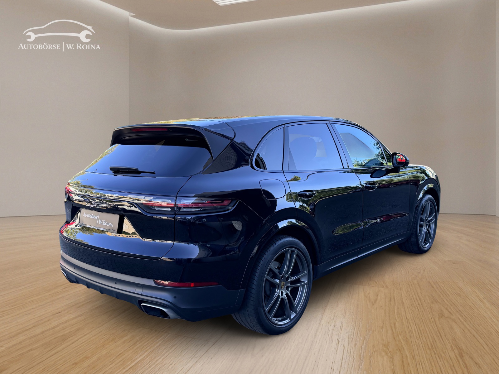 PORSCHE Cayenne-showroom-element-2