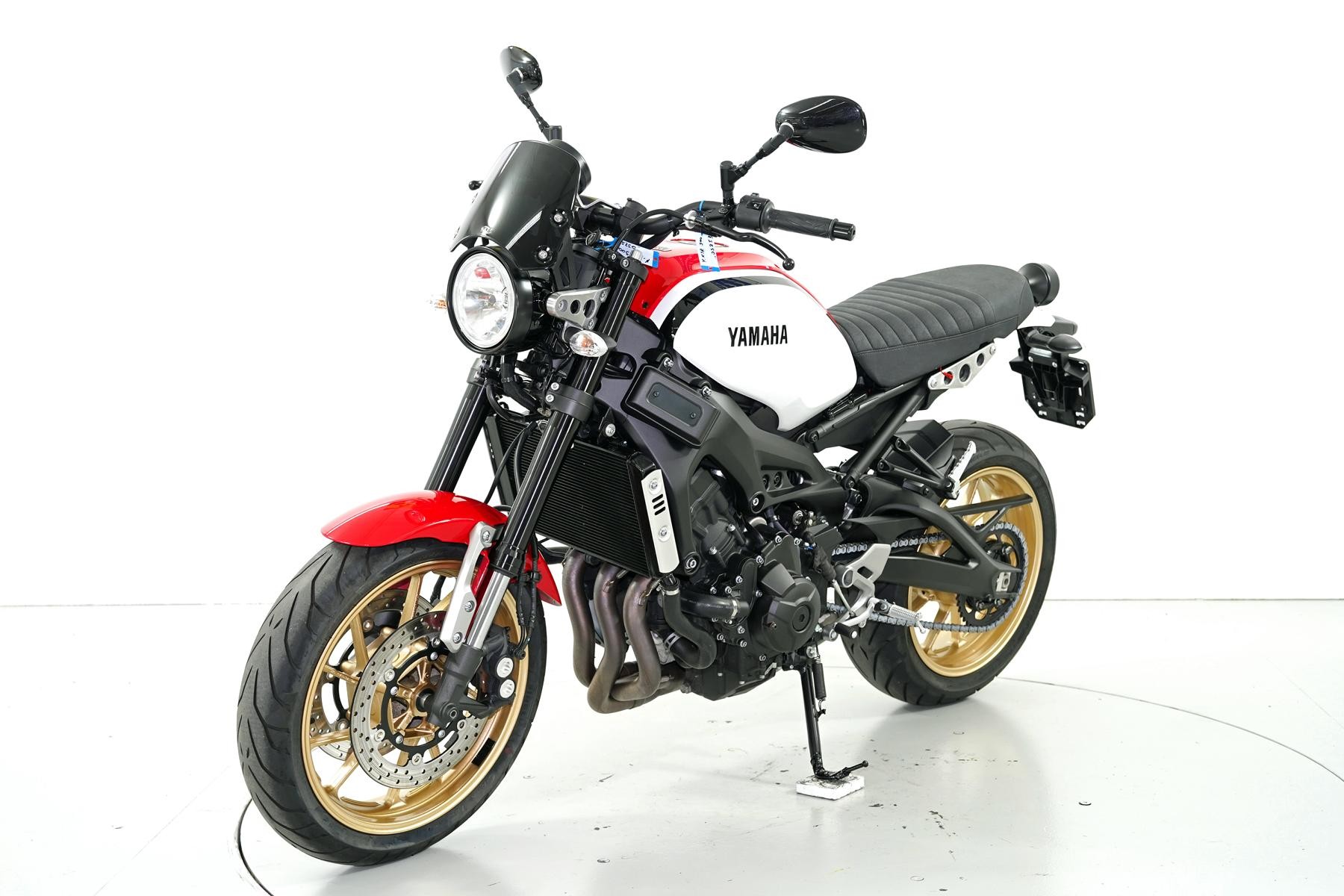 YAMAHA XSR 900 ABS-image-2