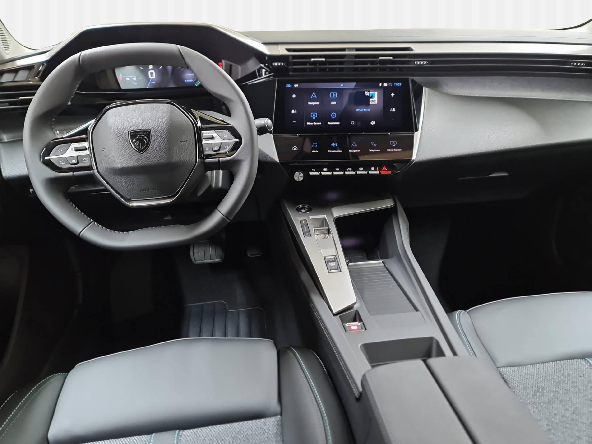 PEUGEOT 308 1.2 Hybrid Allure-image-7