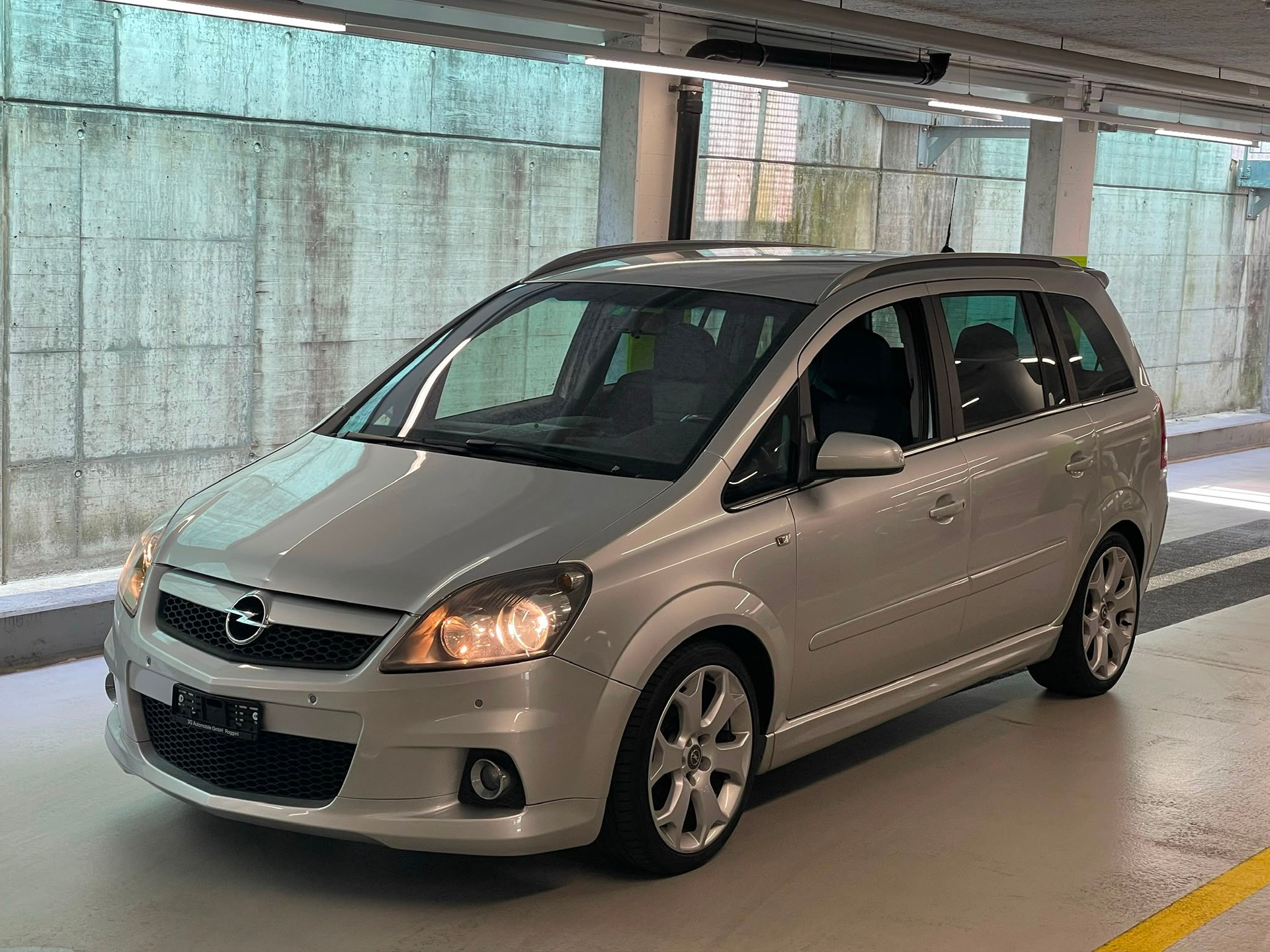 OPEL Zafira 2.0i 16V Turbo OPC // MFK NEU