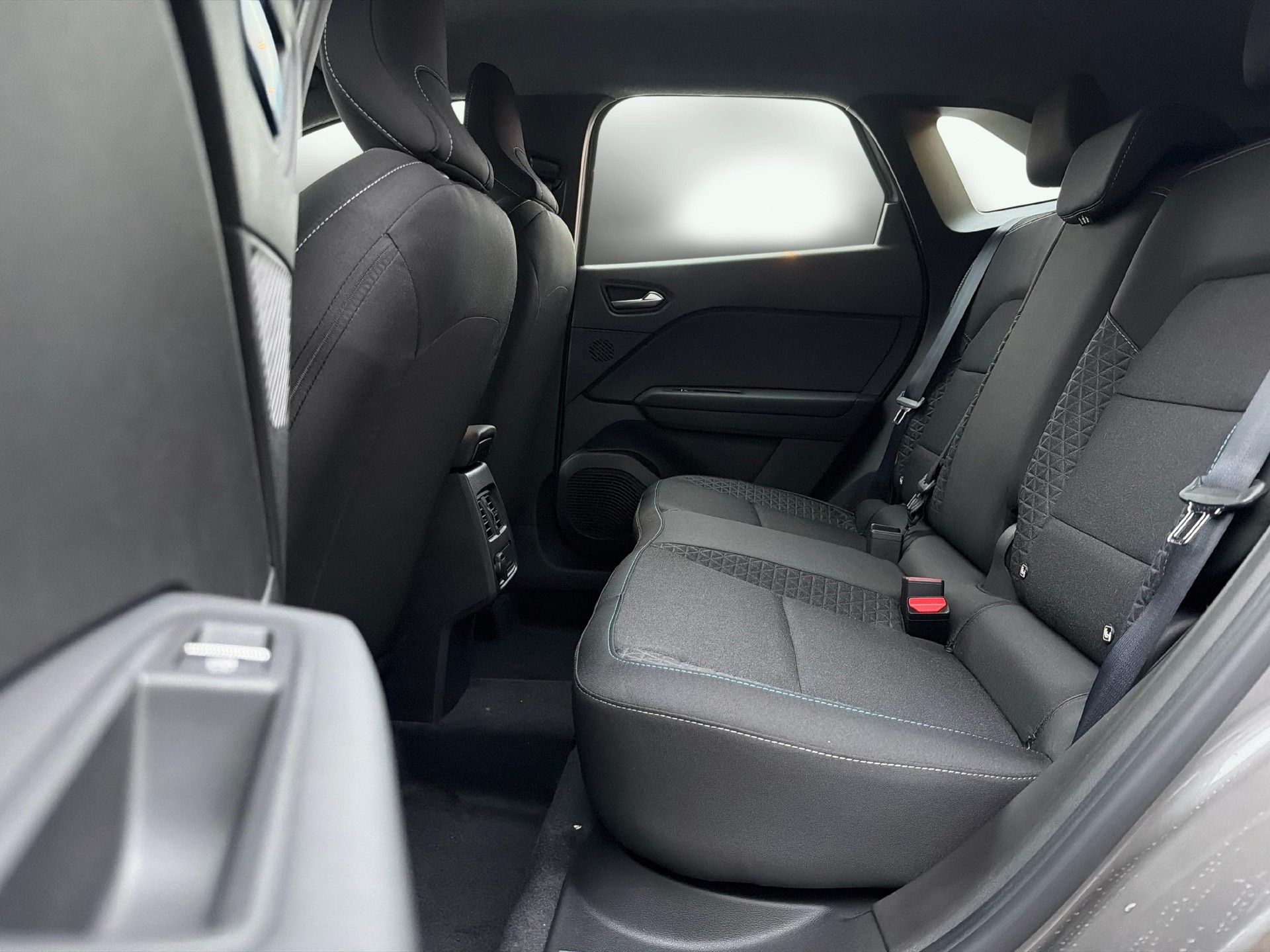 MITSUBISHI Grandis 1.8 HEV Invite+-image-5