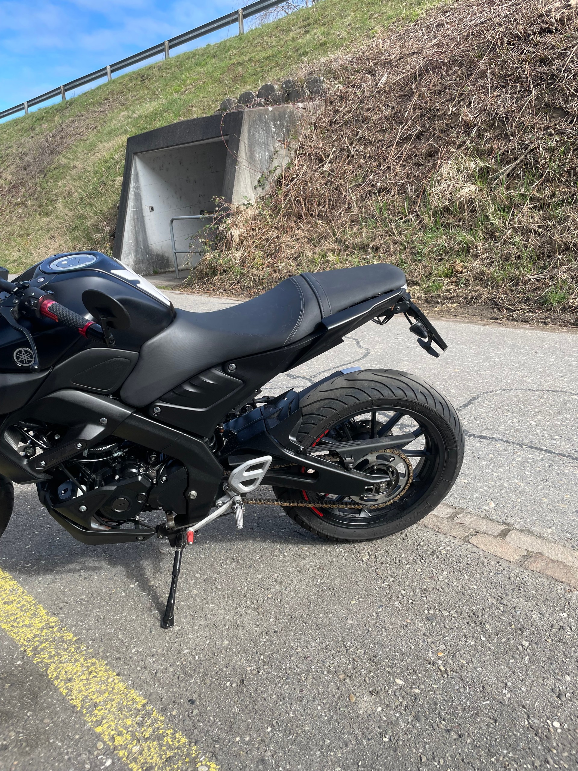 YAMAHA MT-125-image-2