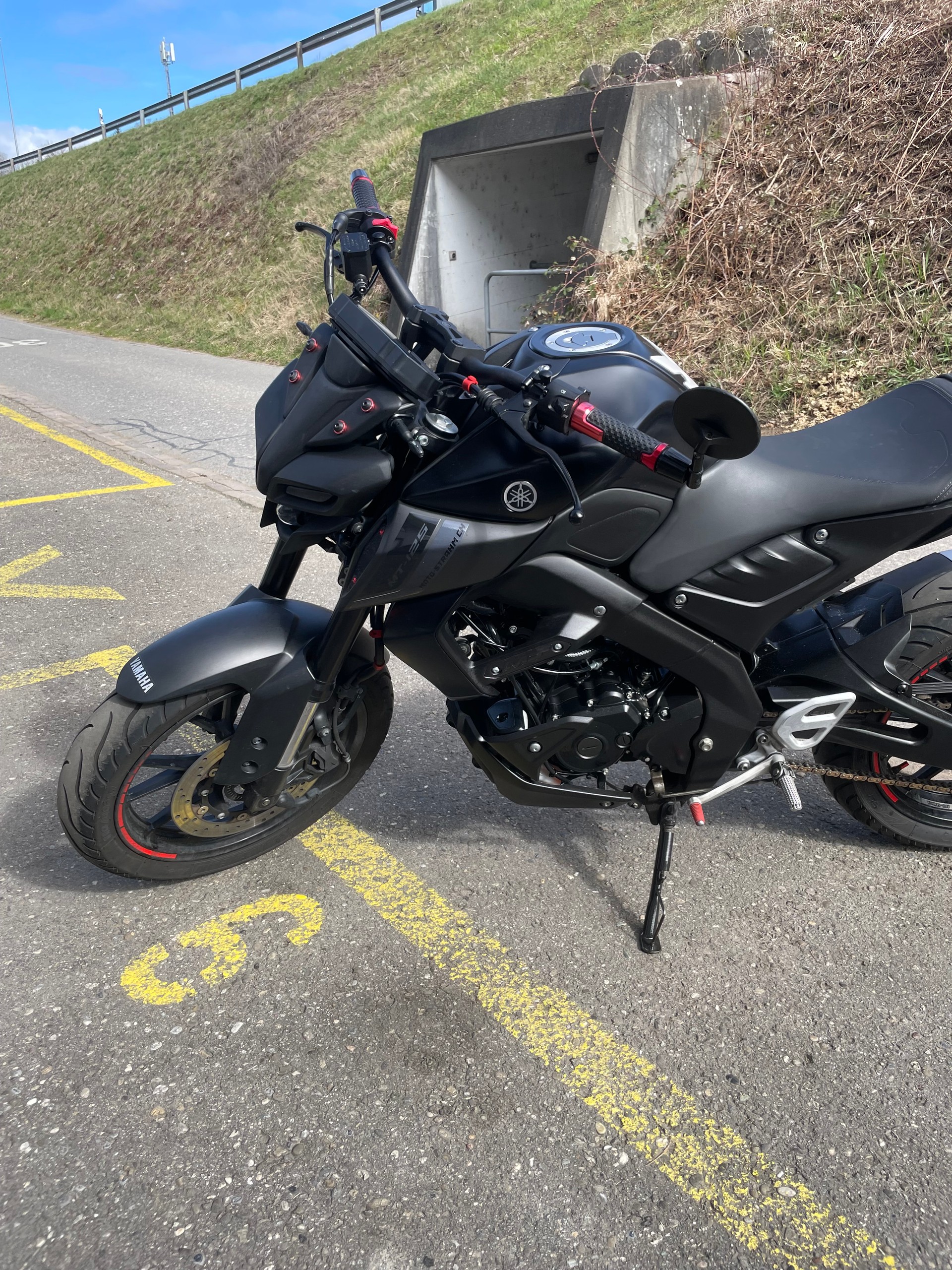 YAMAHA MT-125-image-1