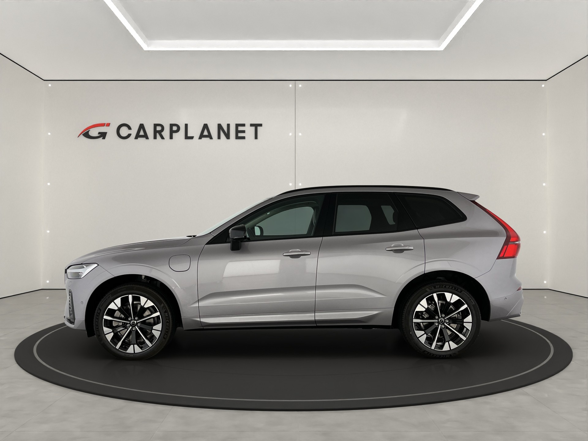 VOLVO XC60 2.0 T8 TE Ultra Dark eAWD-showroom-element-2