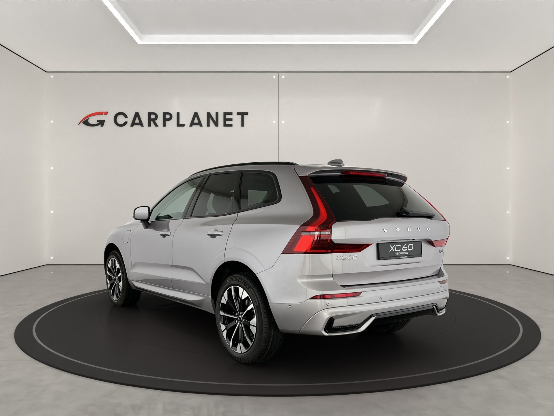 VOLVO XC60 2.0 T8 TE Ultra Dark eAWD-showroom-element-3