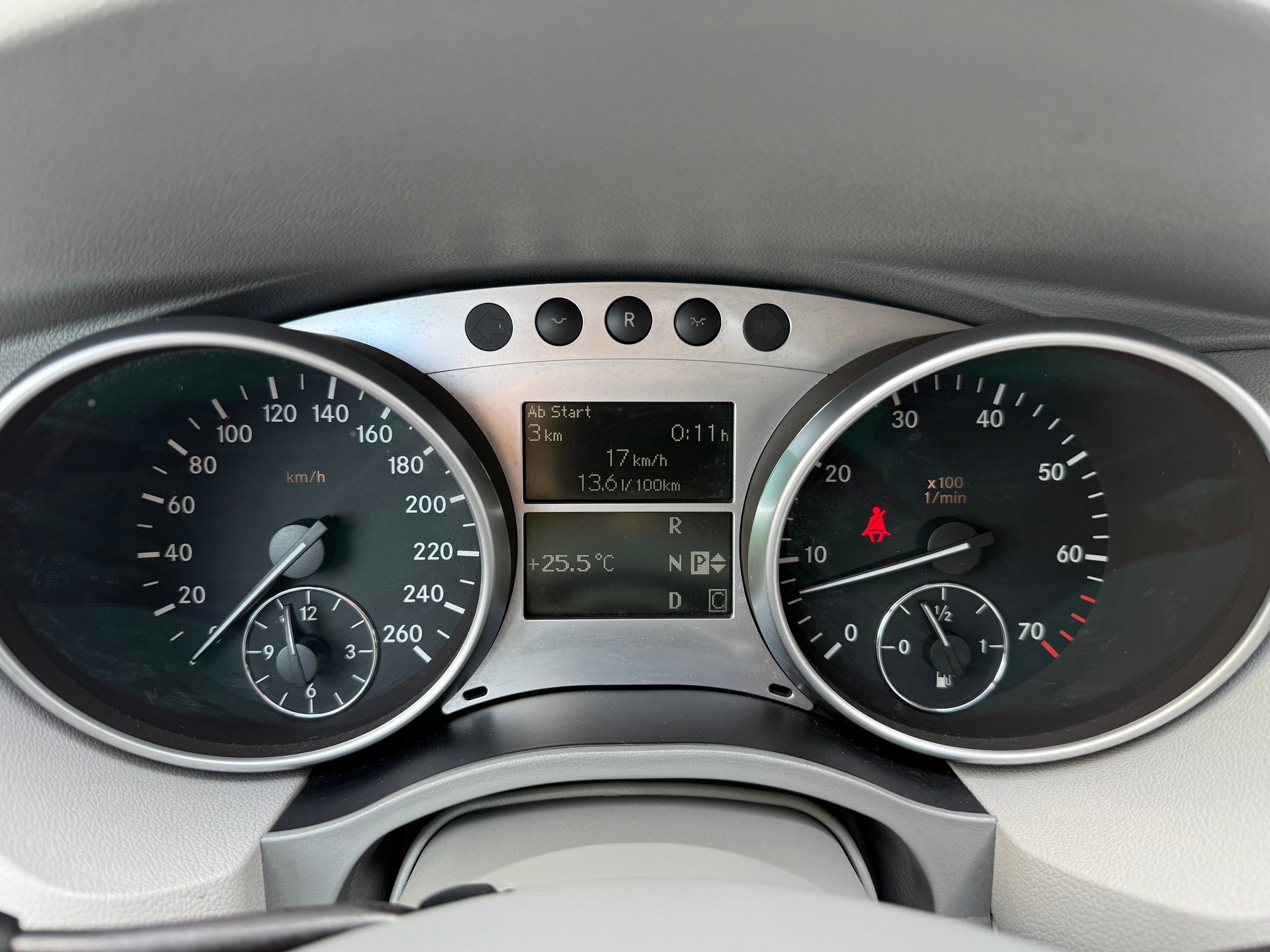 MERCEDES-BENZ R 350 L 4Matic 7G-Tronic *Frisch ab MFK *Tempomat *Leder/Alcantara *Zwei Schlüssel mit Fernbedienung *Veloträger-image-9