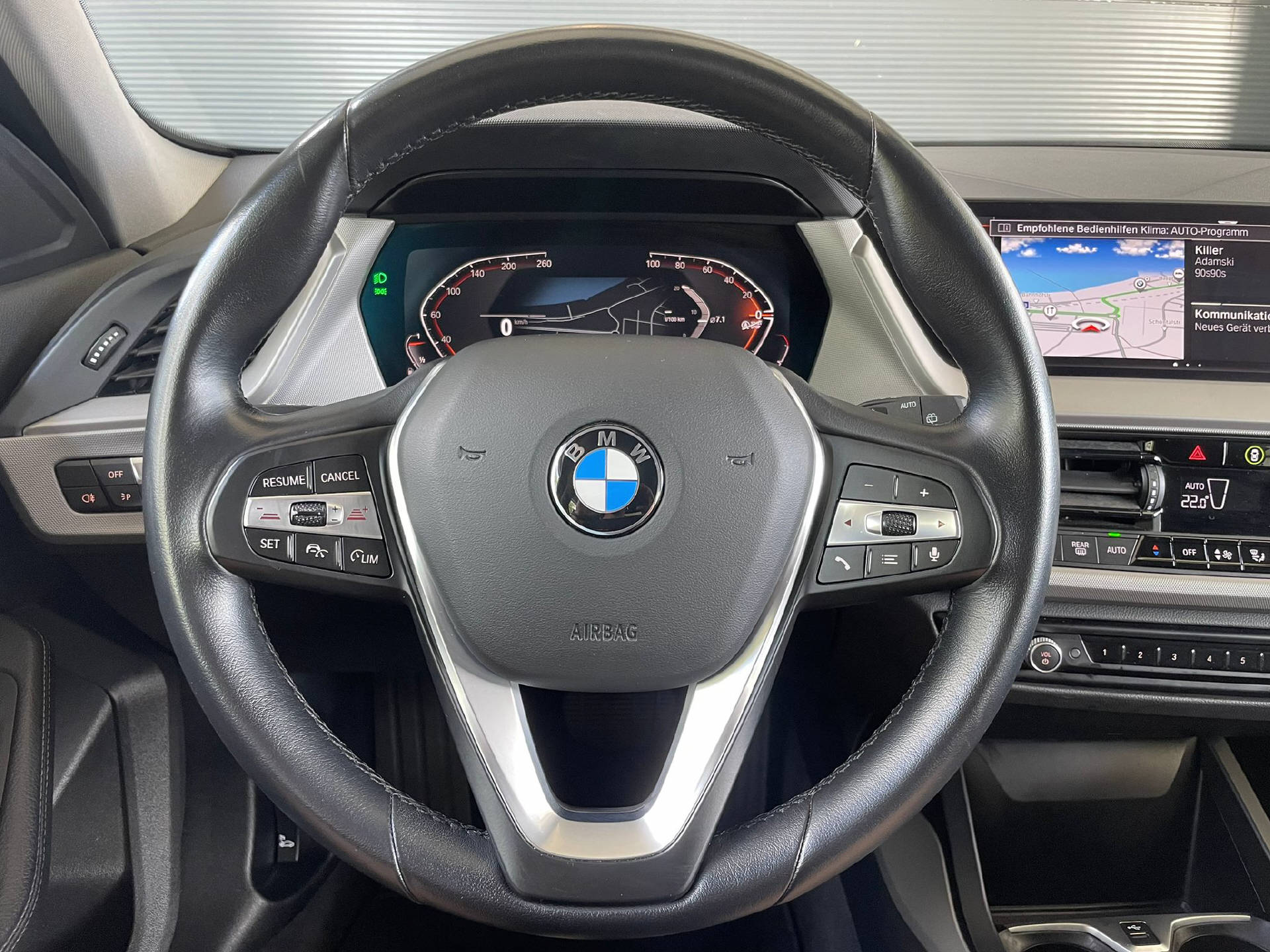 BMW 118i-image-7