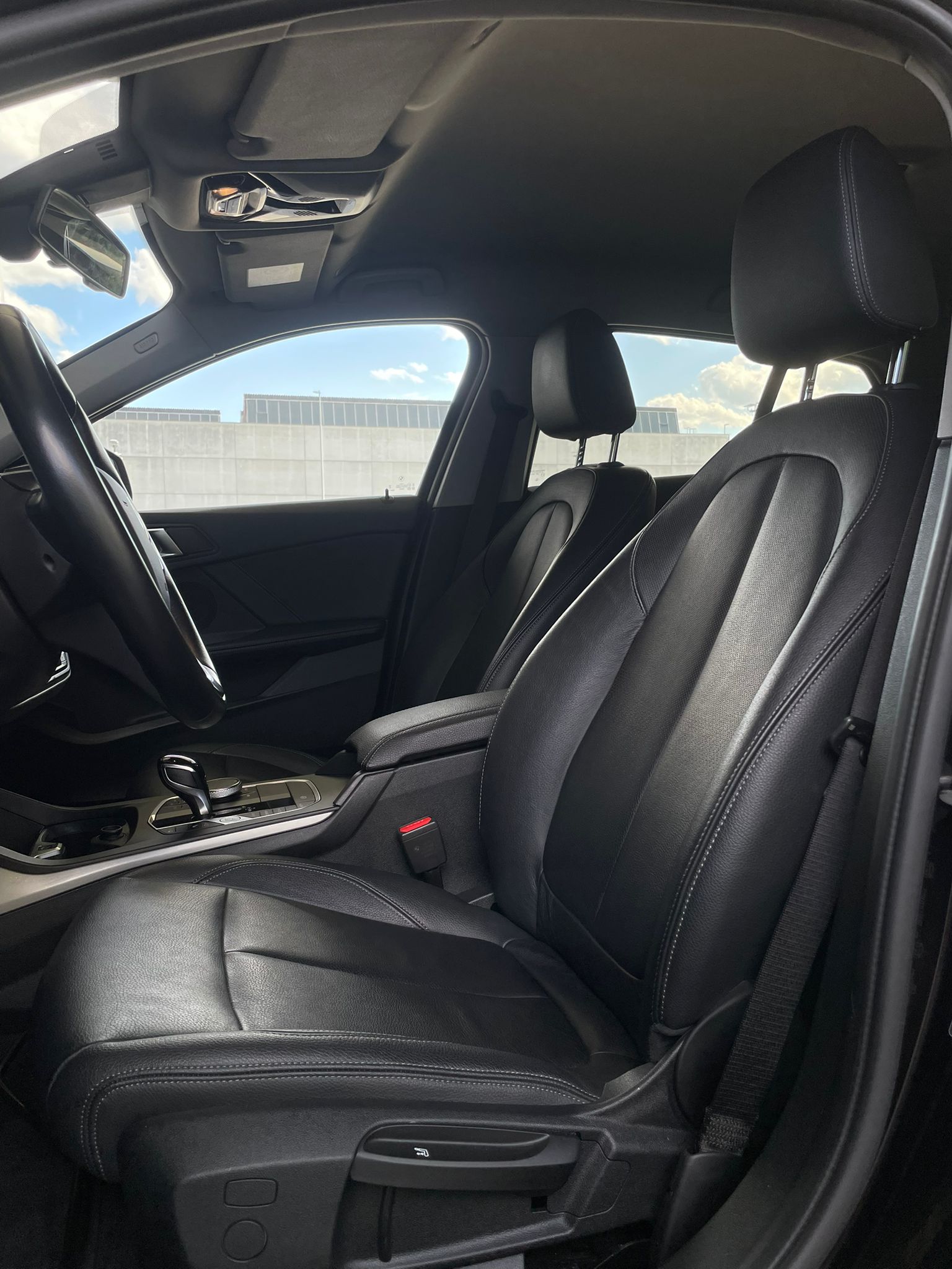 BMW 118i-image-5