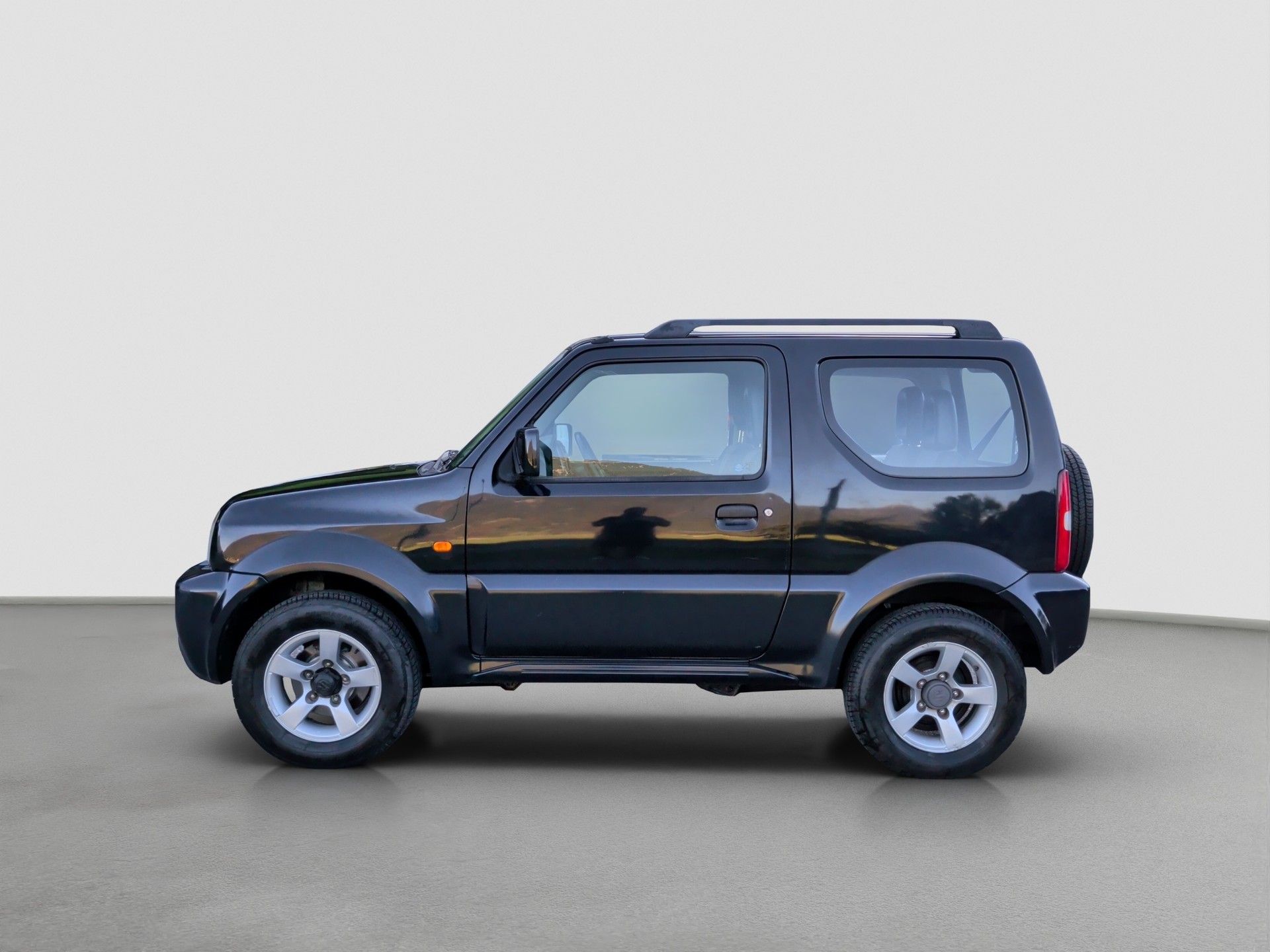 SUZUKI Jimny 1.3 16V GL Top-showroom-element-1