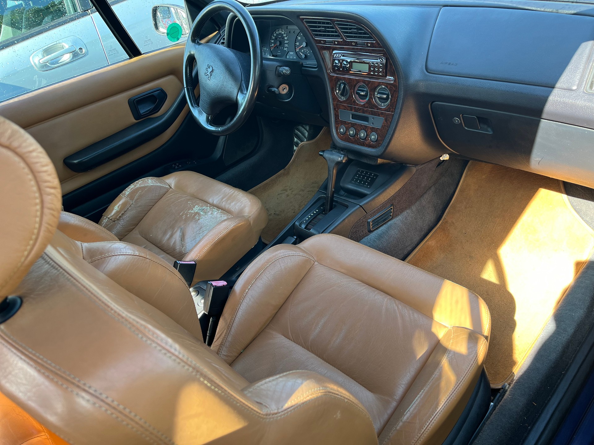 PEUGEOT Automat Cabriolet 2,0i Swiss mit elektrische Dach-image-9