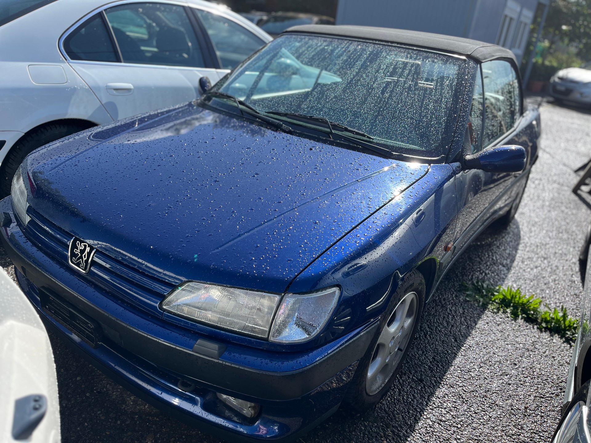 PEUGEOT Automat Cabriolet 2,0i Swiss mit elektrische Dach