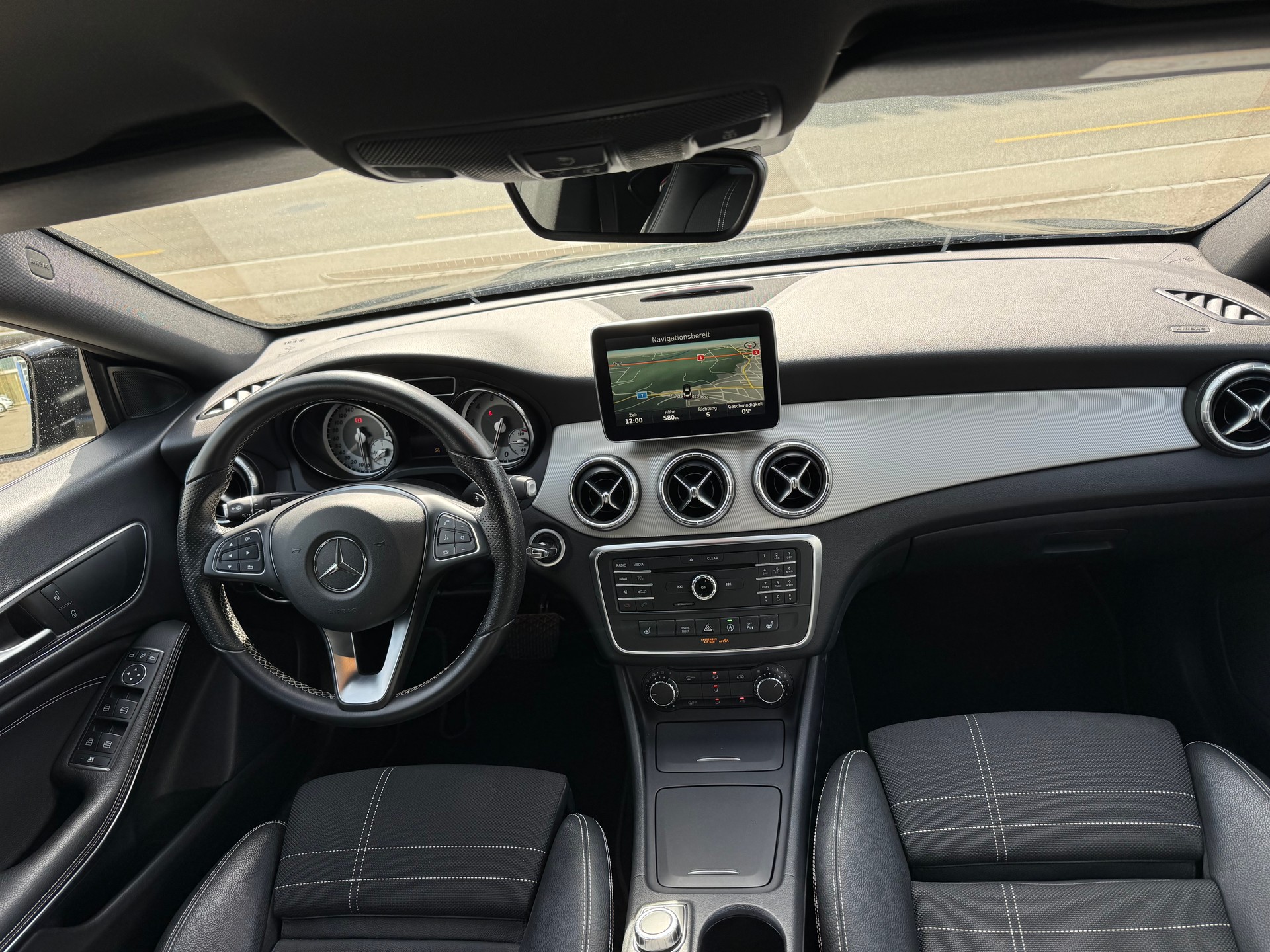 MERCEDES-BENZ CLA Shooting Brake 200 Night Star 7G-DCT-image-10