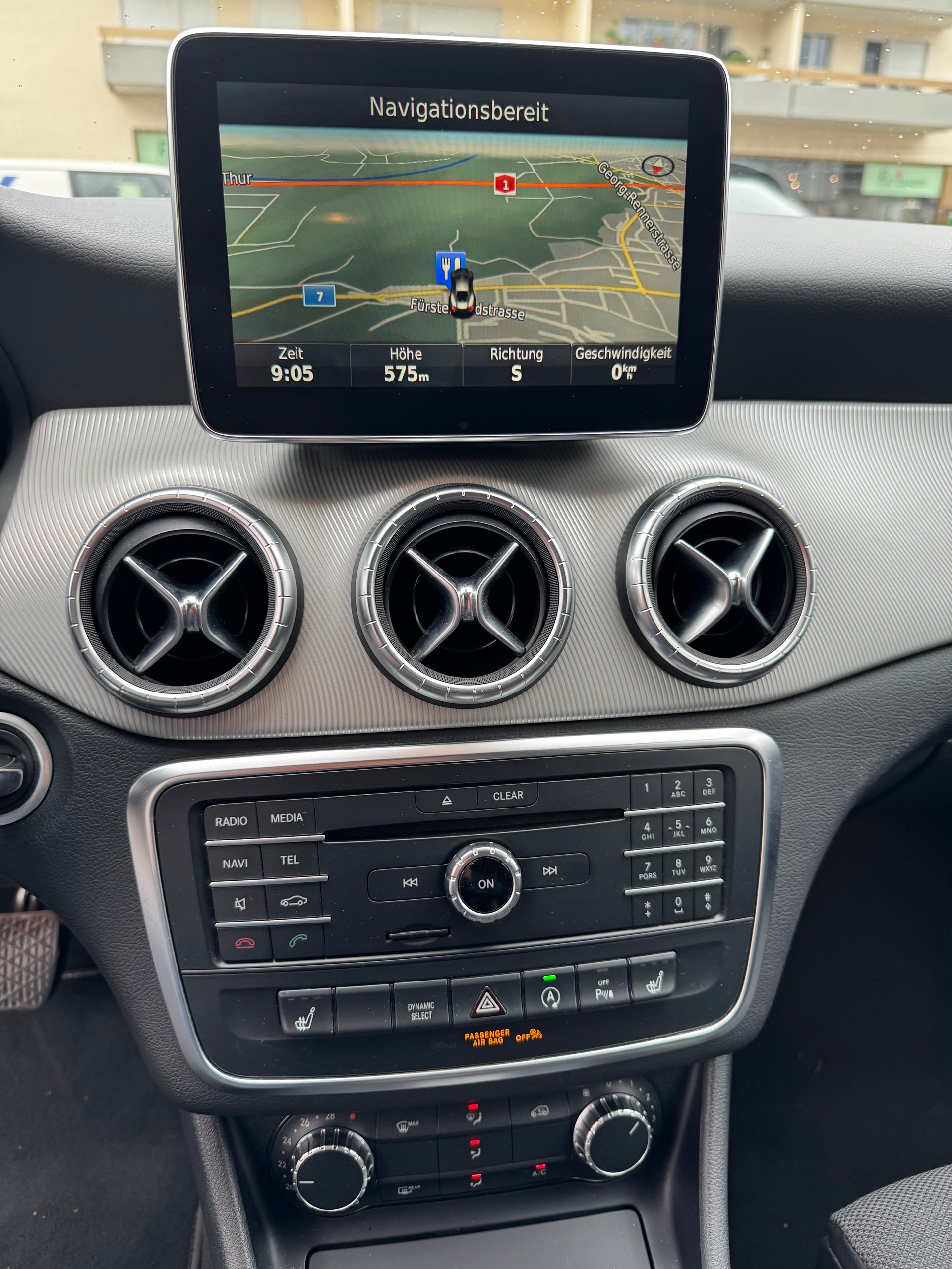 MERCEDES-BENZ CLA Shooting Brake 200 Night Star 7G-DCT-image-12