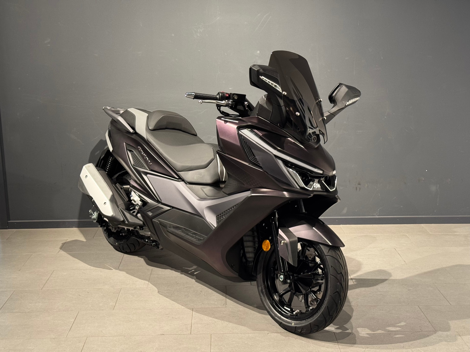 SYM Cruisym 400-showroom-element-1