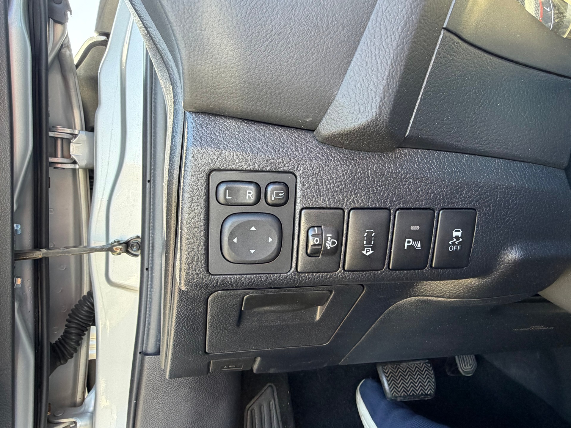 TOYOTA Auris 1.6 Luna Multidrive-image-9